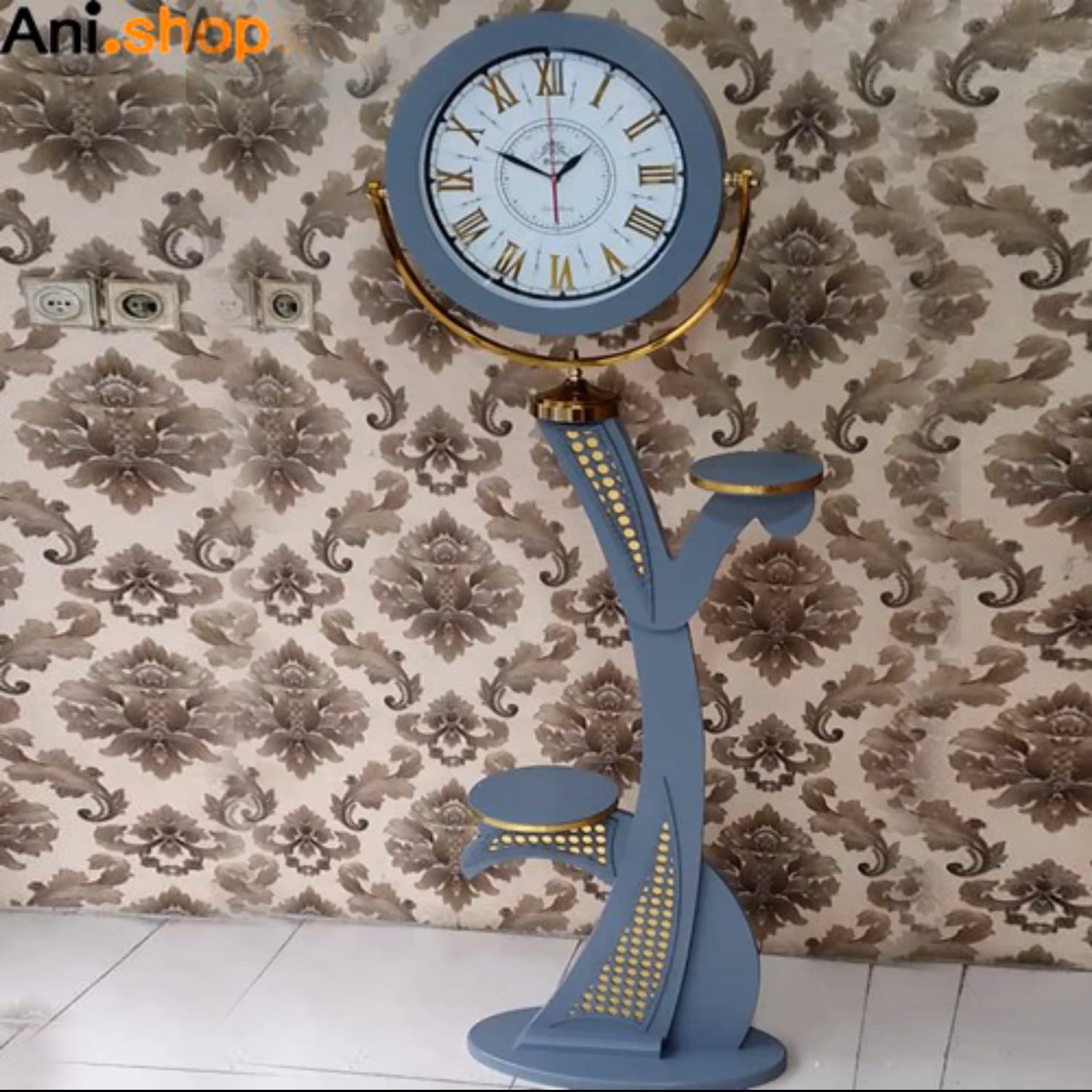 ساعت ایستاده کنار سالنی کد 101