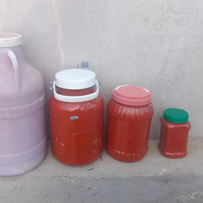 رب گوجه فرنگی خانگی 800گرمی  خوش رنگ و طعم 