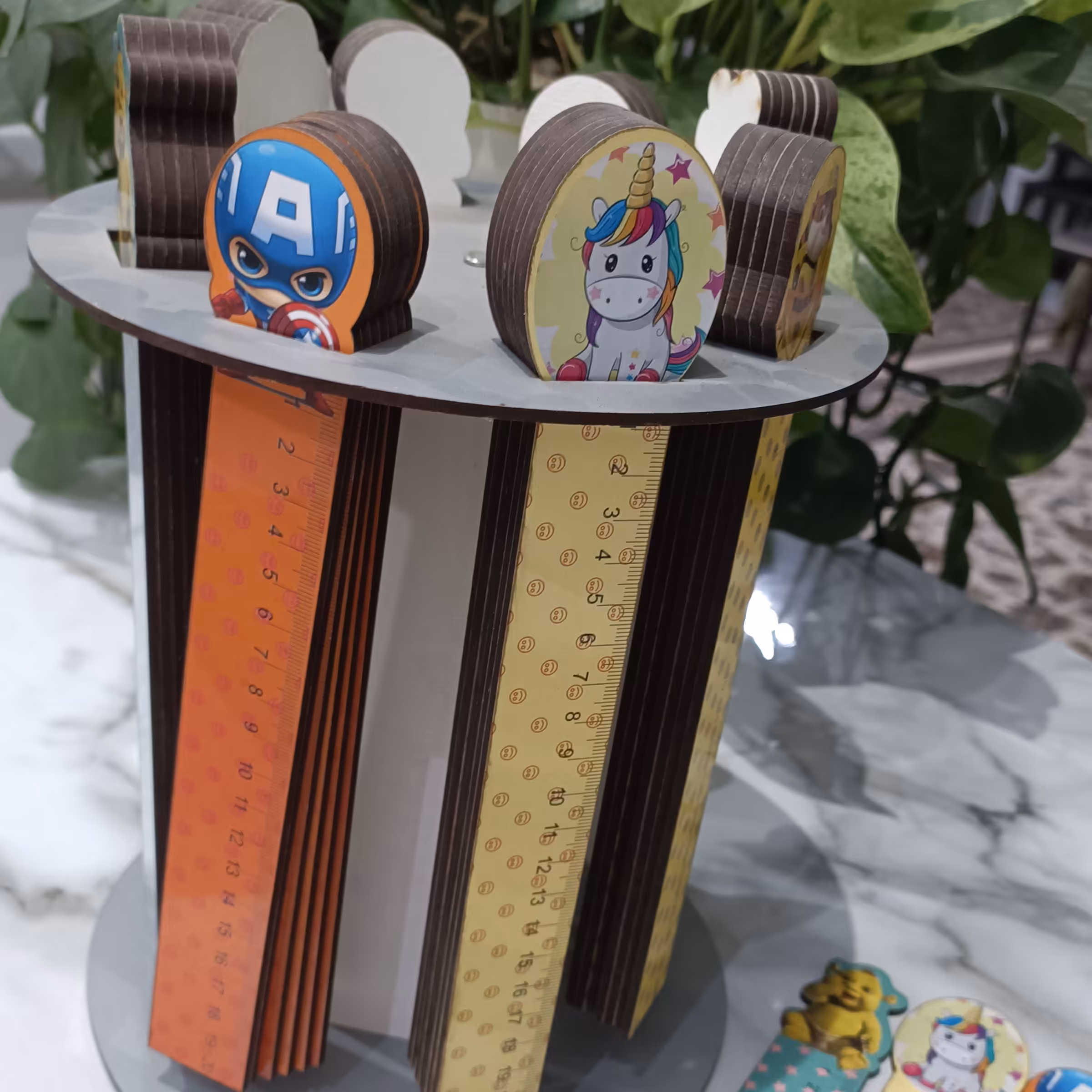 خط کش چوبی طرح دار 20 سانتی ( حداقل سفارش 500 عدد ) 