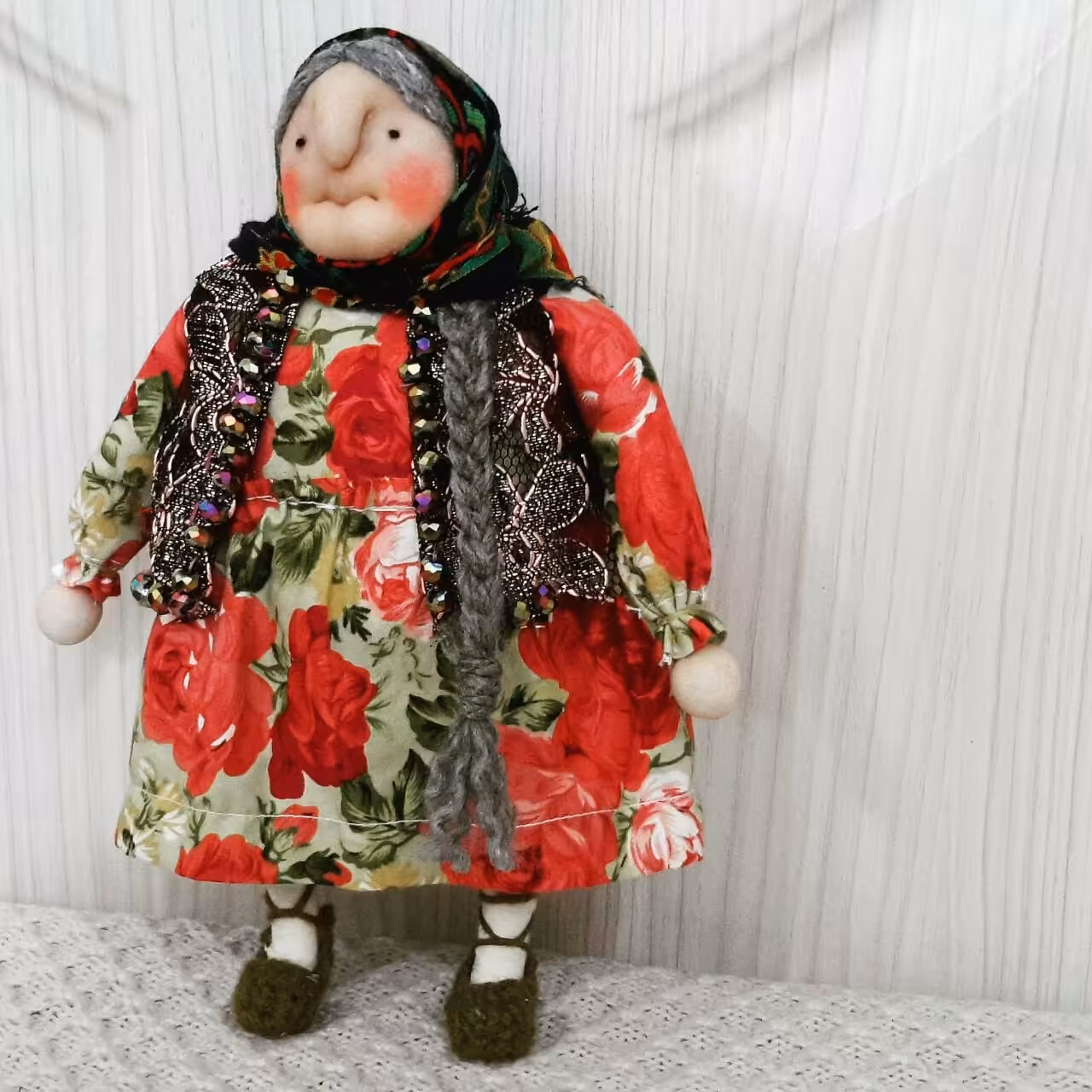 عروسک پارچه ای مادربزرگ دست دوز سنتی هدیه پارچه گل گلی تزیینی دخترانه زنانه دکوری ارزان با کیفیت قیمت مناسب مجلسی مهمانی