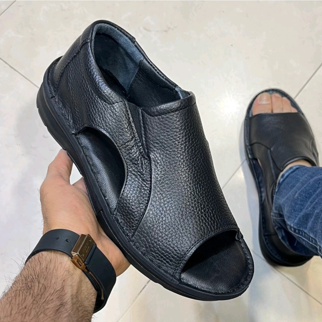 صندل تمام چرم تبریز .رویه چرم طبیعی گاوی.کفی داخل چرم طبیعی بزی آستر چرم بز ی زیره پیو40تا45 در دورنگ