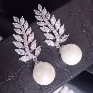 گوشواره مروارید دار و شاخه نگین دار کد E342