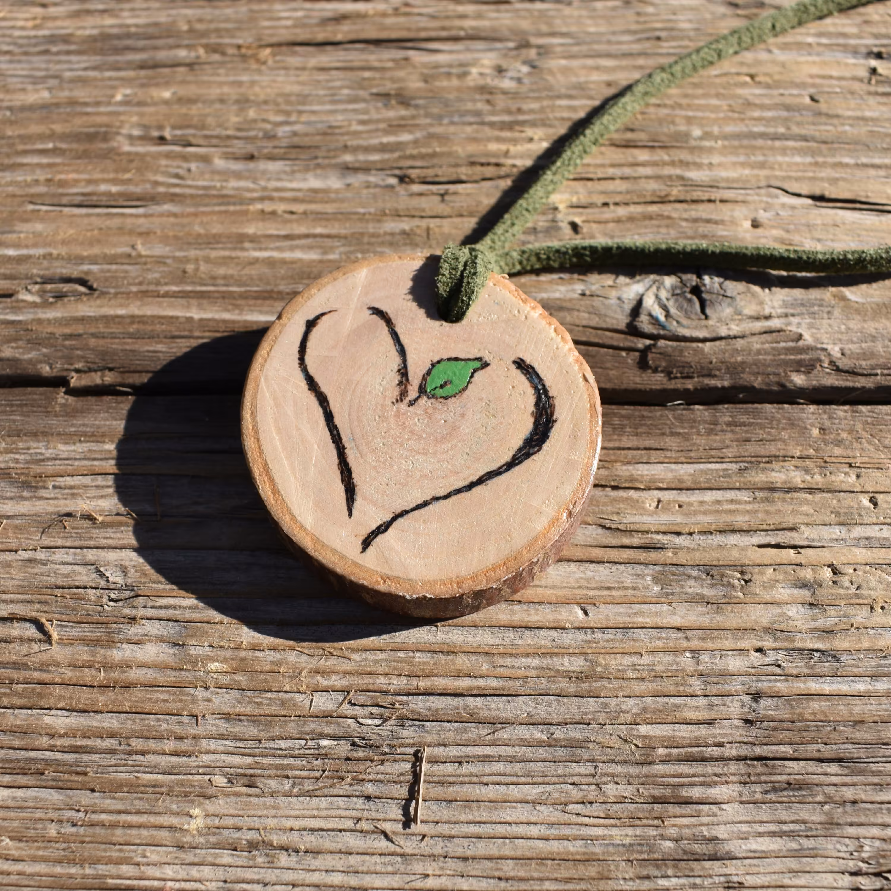 گردنبند چوبی جوانه قلب