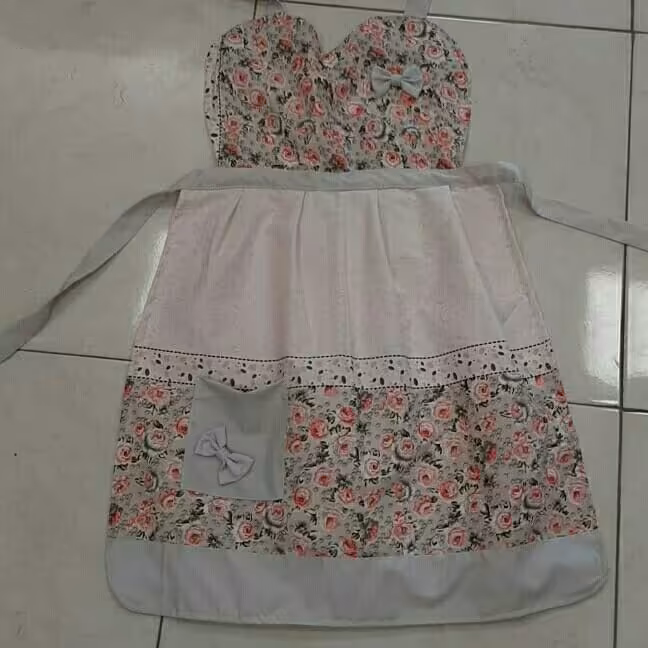 پیش بند عروسکی ضد آب