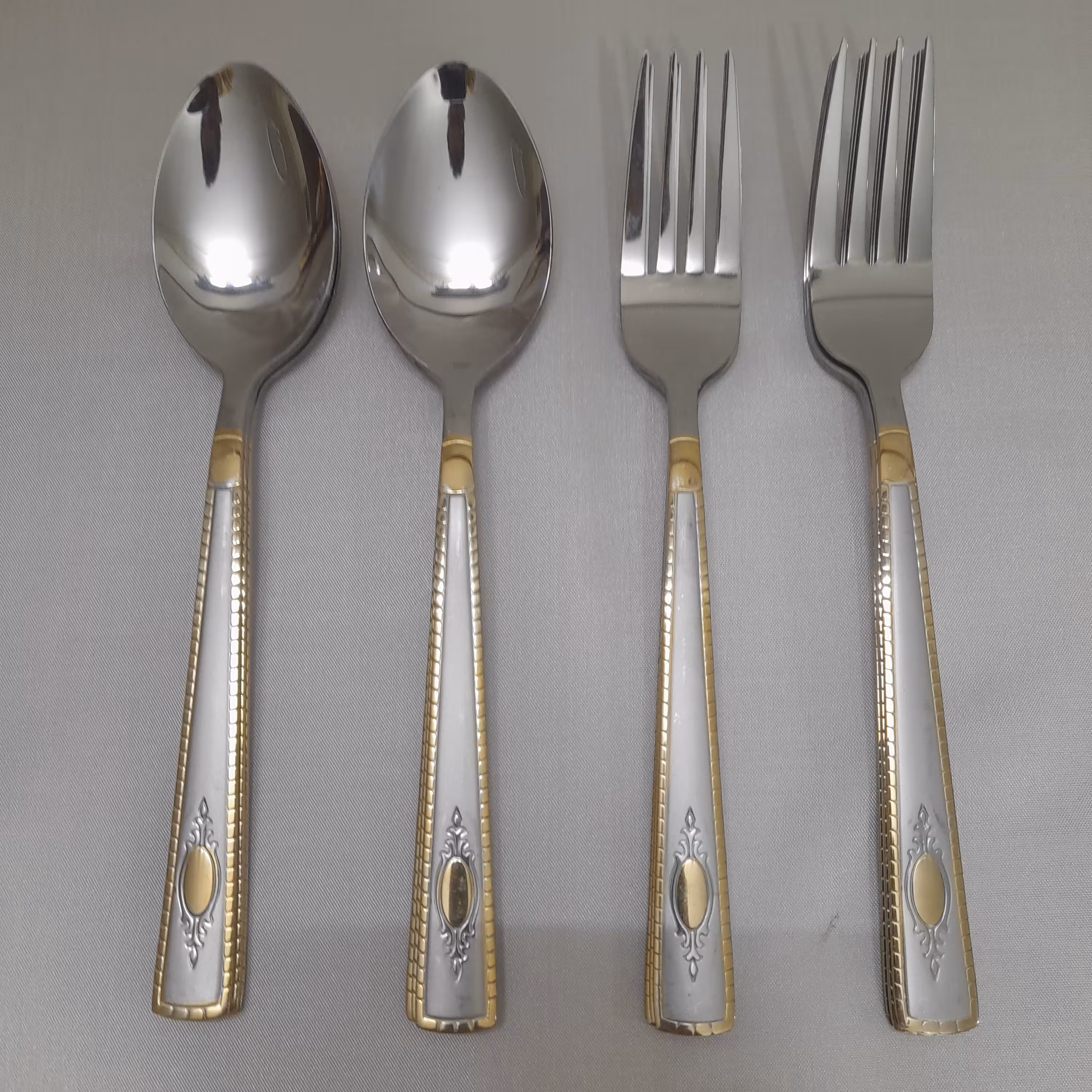 قاشق وچنگال