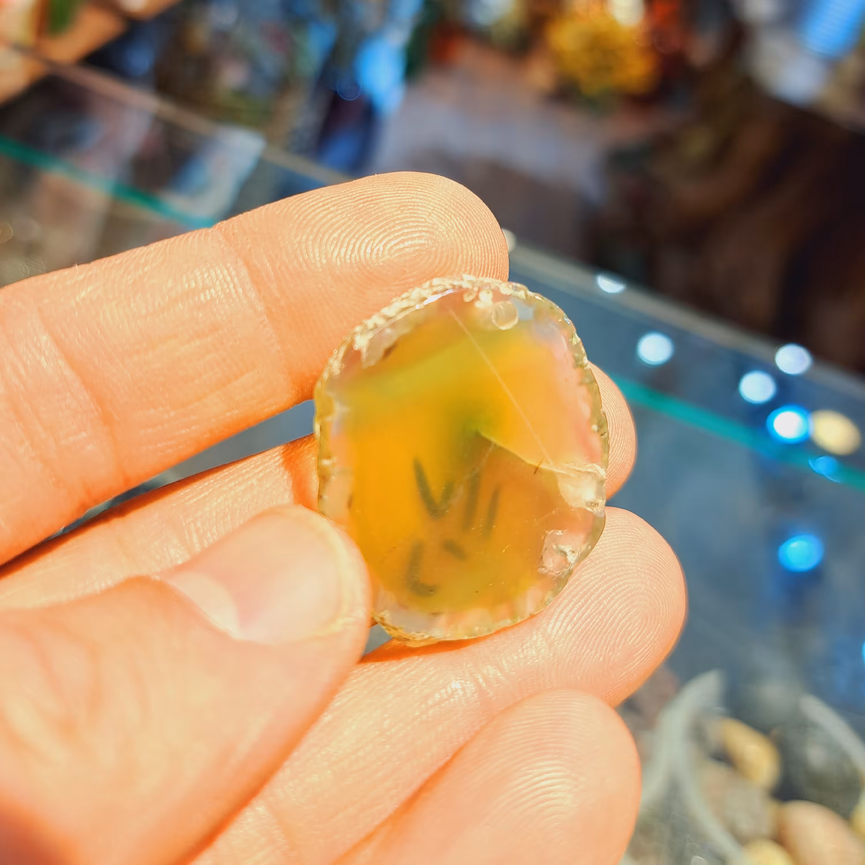 راف عقیق زرد طبیعی عقیق یشم کمرنگ عقیق معدنی عقیق برزیلی سبز سنگ راف عقیق سبز اصل گردنبند سنگ عقیق اسلایس عقیق برزیلی