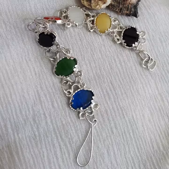 دستبندچند نگین ورشو مانند بسیار شیک