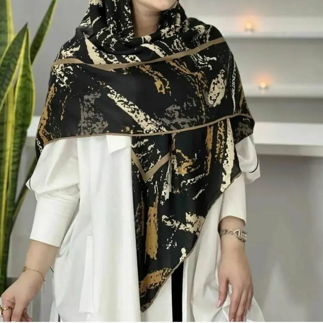 روسری نخی دور دست دوز قواره 140 شیک زنانه رسید طرح بندی مطابق تصویر   