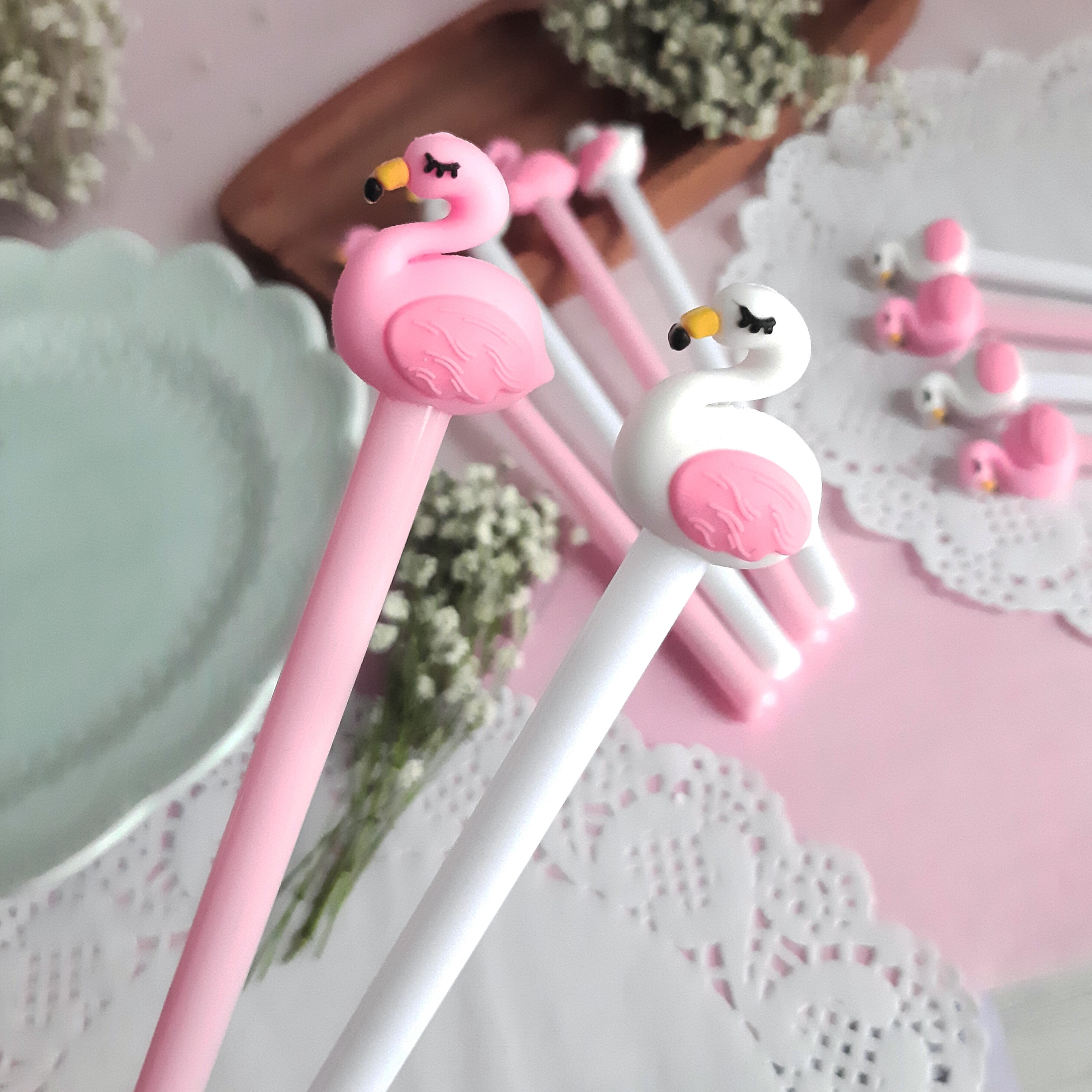 روانویس فانتزی فلامینگو دو رنگ سفید و صورتی دارای سرمدادی قابل جداشدن