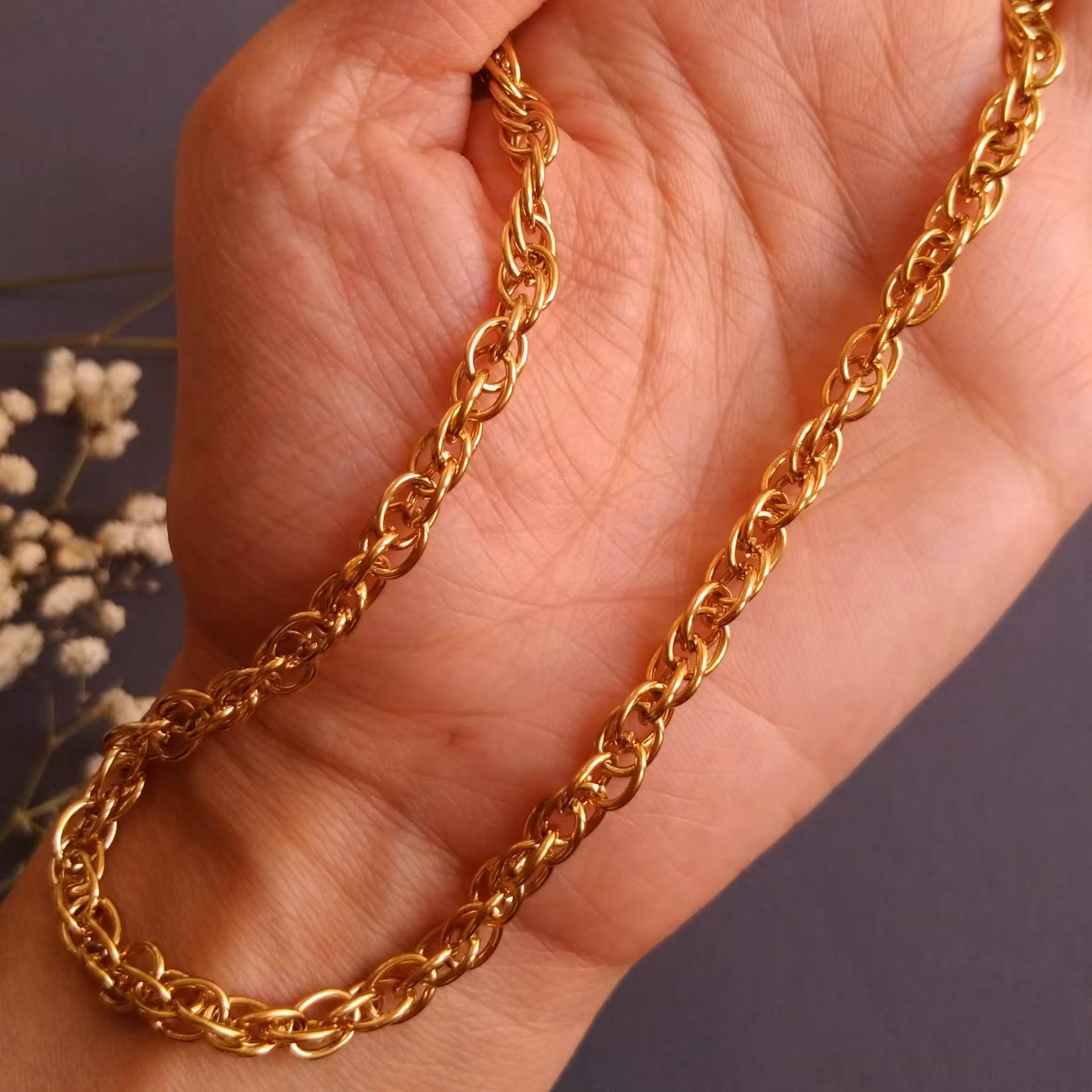 سرویس با زنجیر کپی طلا ،دستبند ،گوشواره،دستبند رنگ ثابت کاملا استیل 