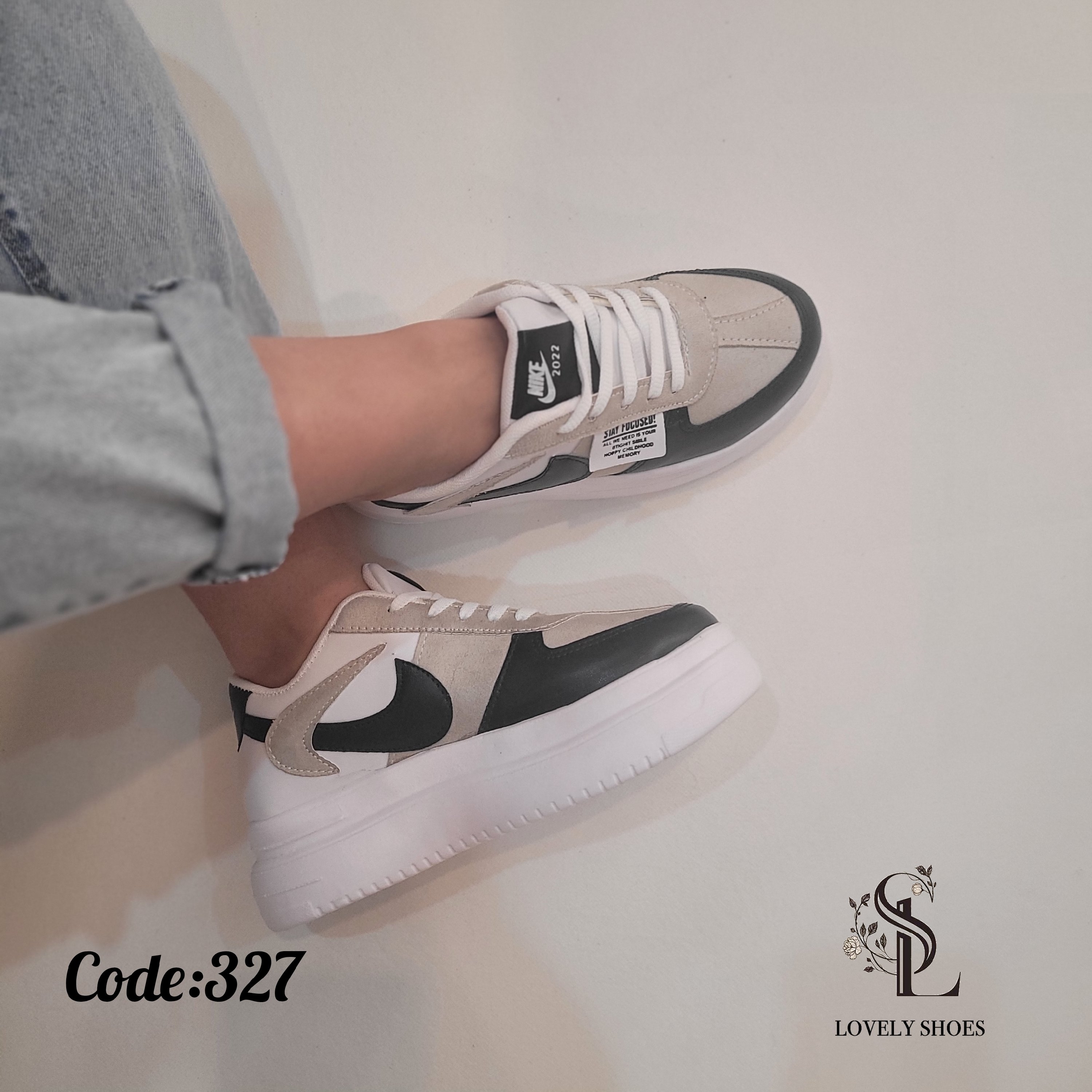 کتونی زنانه مدل نایک لژدار 327 سایز 38 (مستقیم از تولیدی)