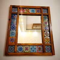 آینه با قاب چوب و کاشی