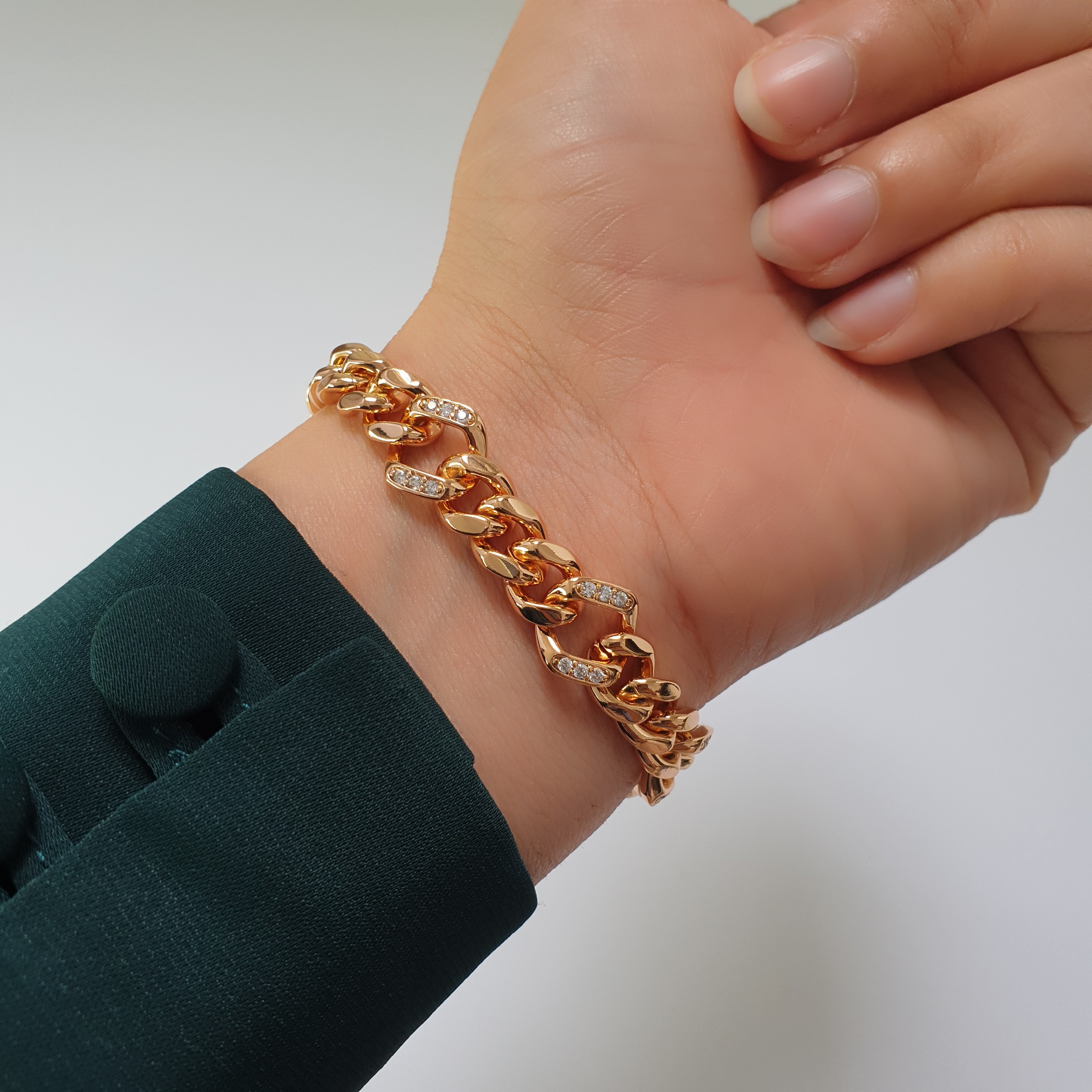 دستبند ژوپینگ طرح طلا رنگ ثابت کیفیت عالی نگین دار