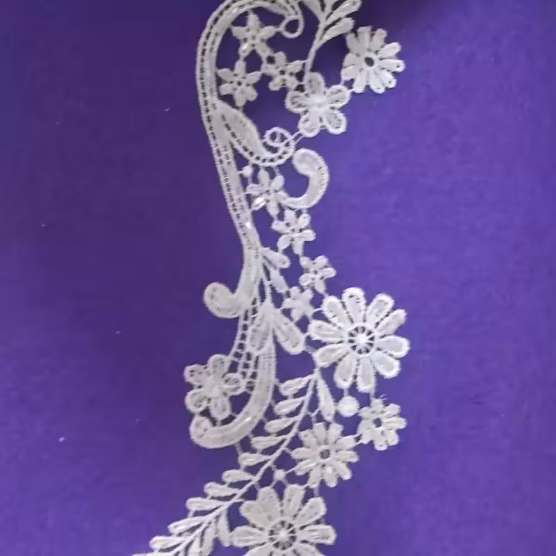 اپلیکه سفید ملیله دوزی شده 1 عدد