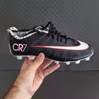 کفش چمن cr7 سایز 45 