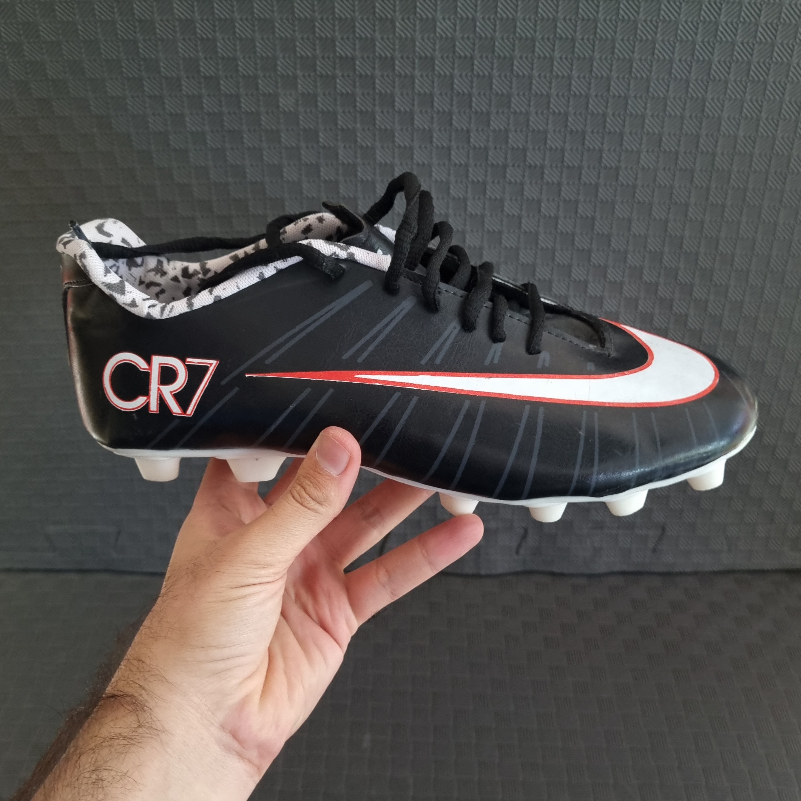 کفش چمن cr7 سایز 45 