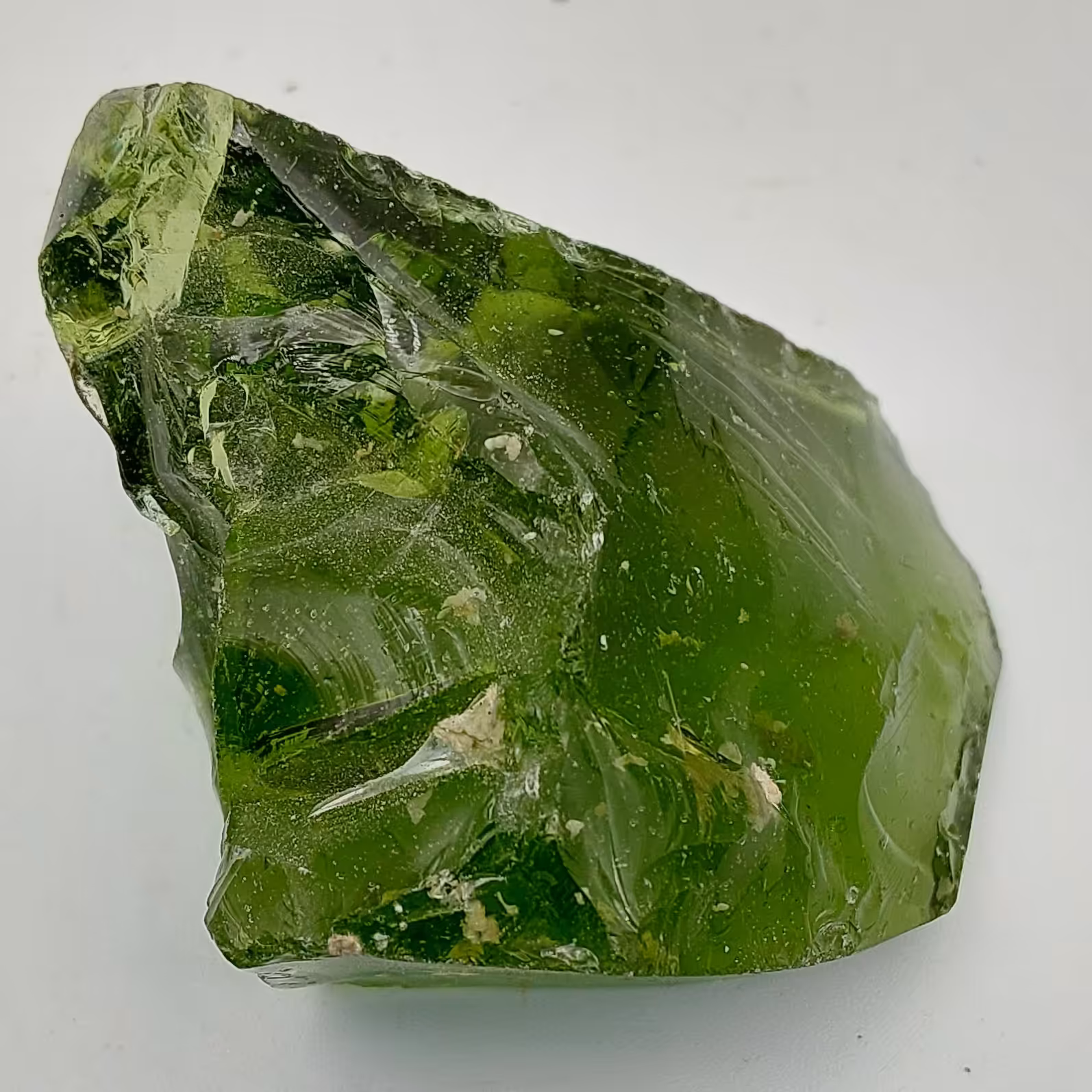 سنگ قیمتی ابسیدین سبز.  وزن 53 گرم. کد a 68