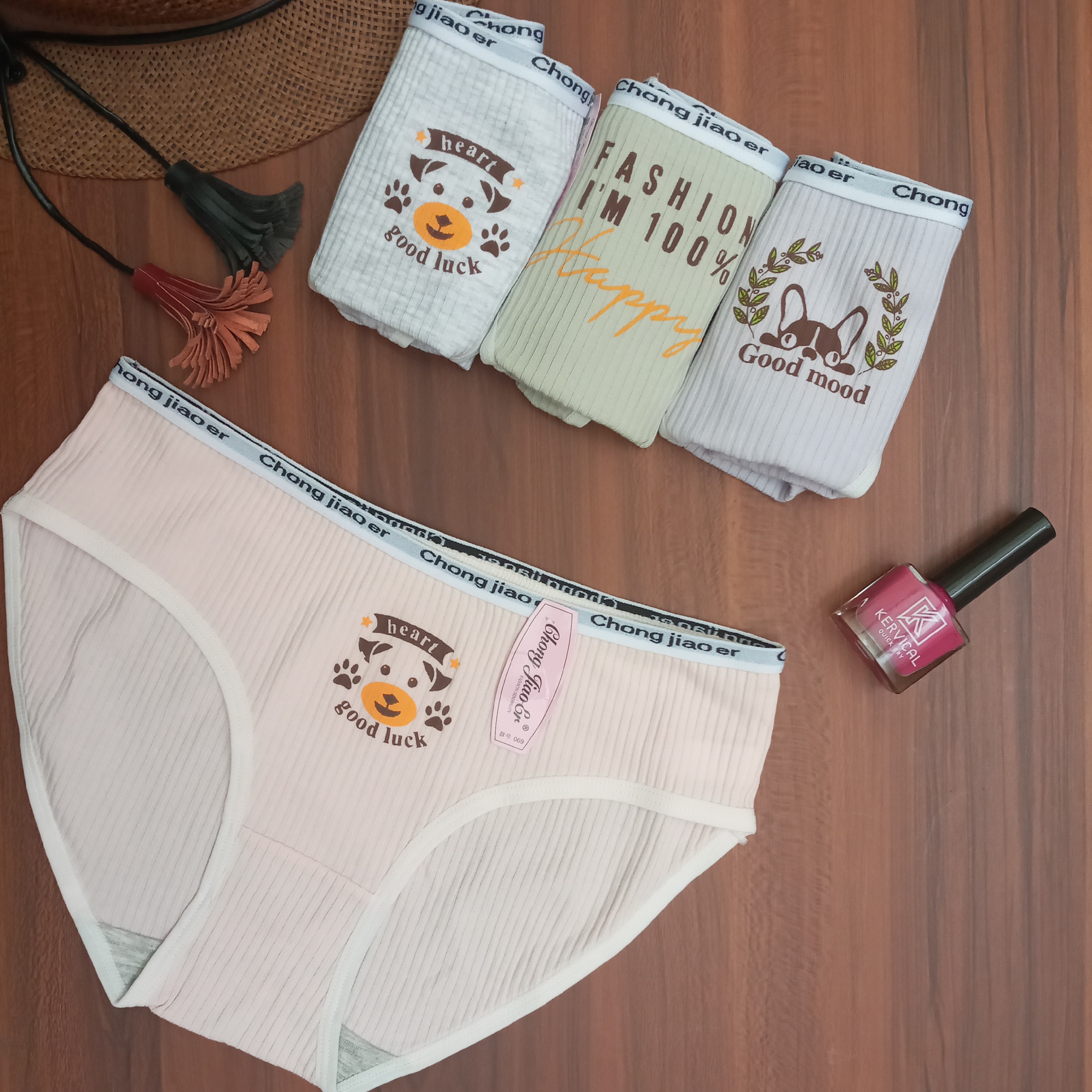 شورت زنانه کبریتی پک 4 تایی جنس نخی لطیف فری سایز تا 42