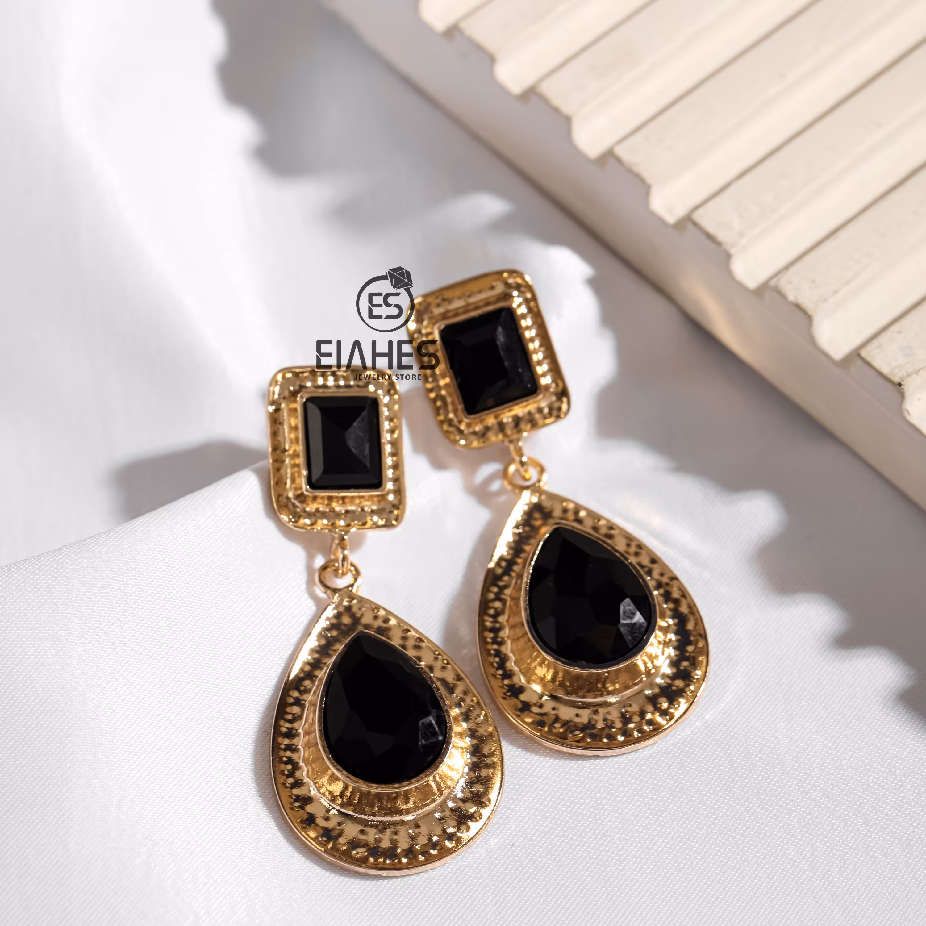 گوشواره مجلسی نگین دار  مشکی GEO405