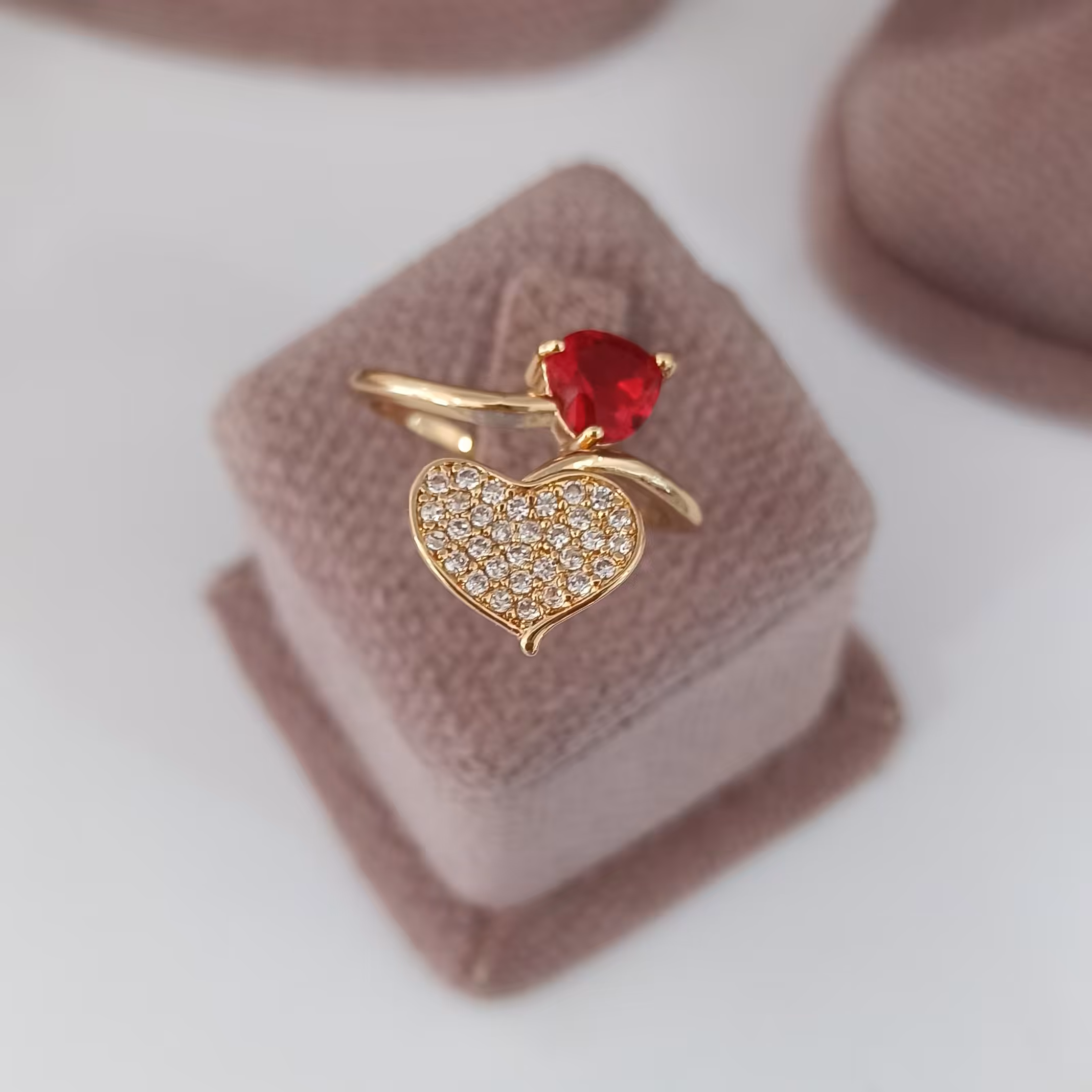 انگشتر برگ نگین قرمز وارداتی 