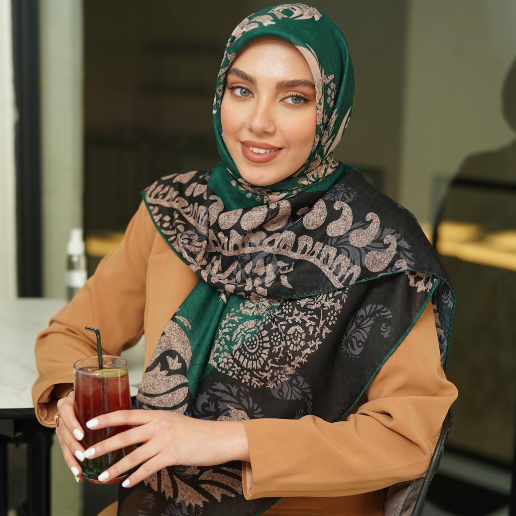 روسری نخ گارزا طرح سنتی