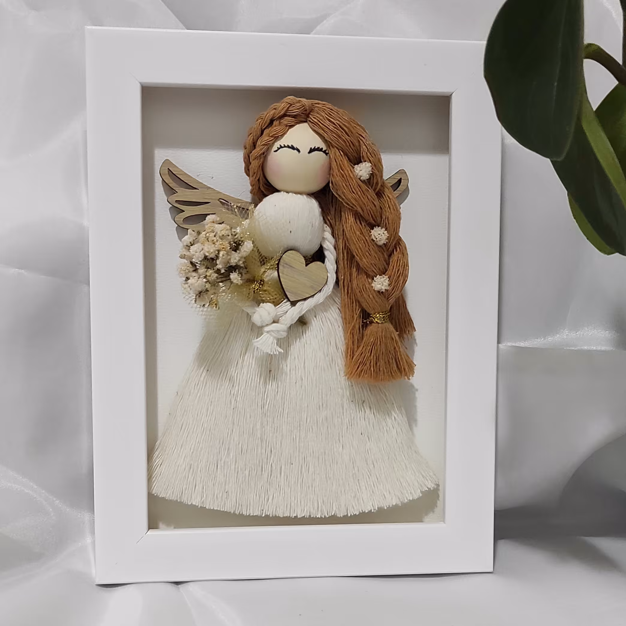 قاب فرشته مکرومه