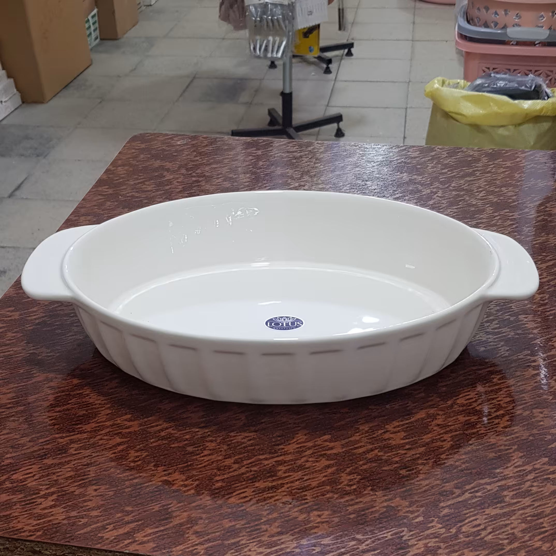 ظرف سرامیکی مدل تابه بیضی انگشتی قابل استفاده در فر و تستر دارای کارتن تک کادوئی 