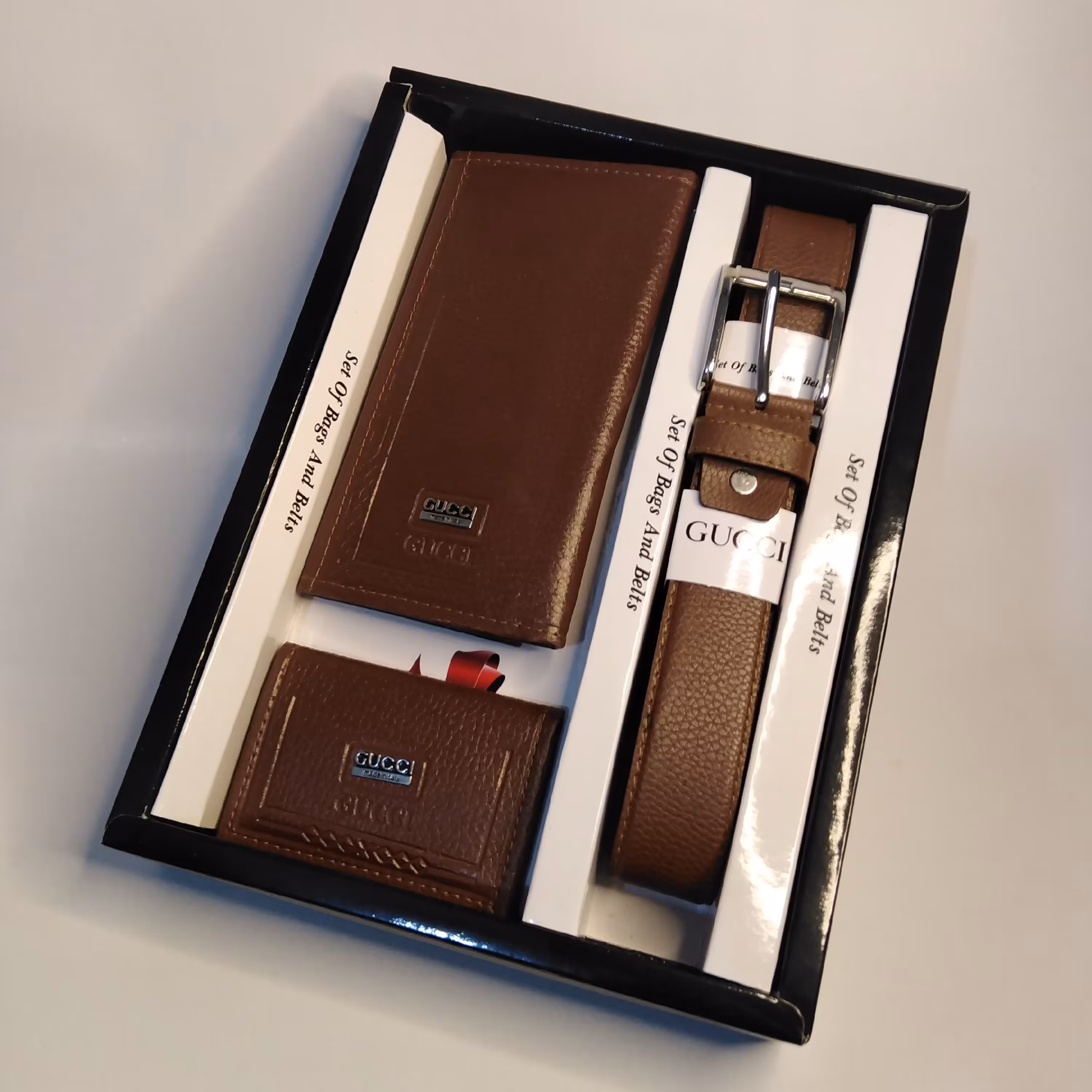 ست کیف پول و کمربند و جاکارتی جعبه پاپیون عسلی برند GUCCI