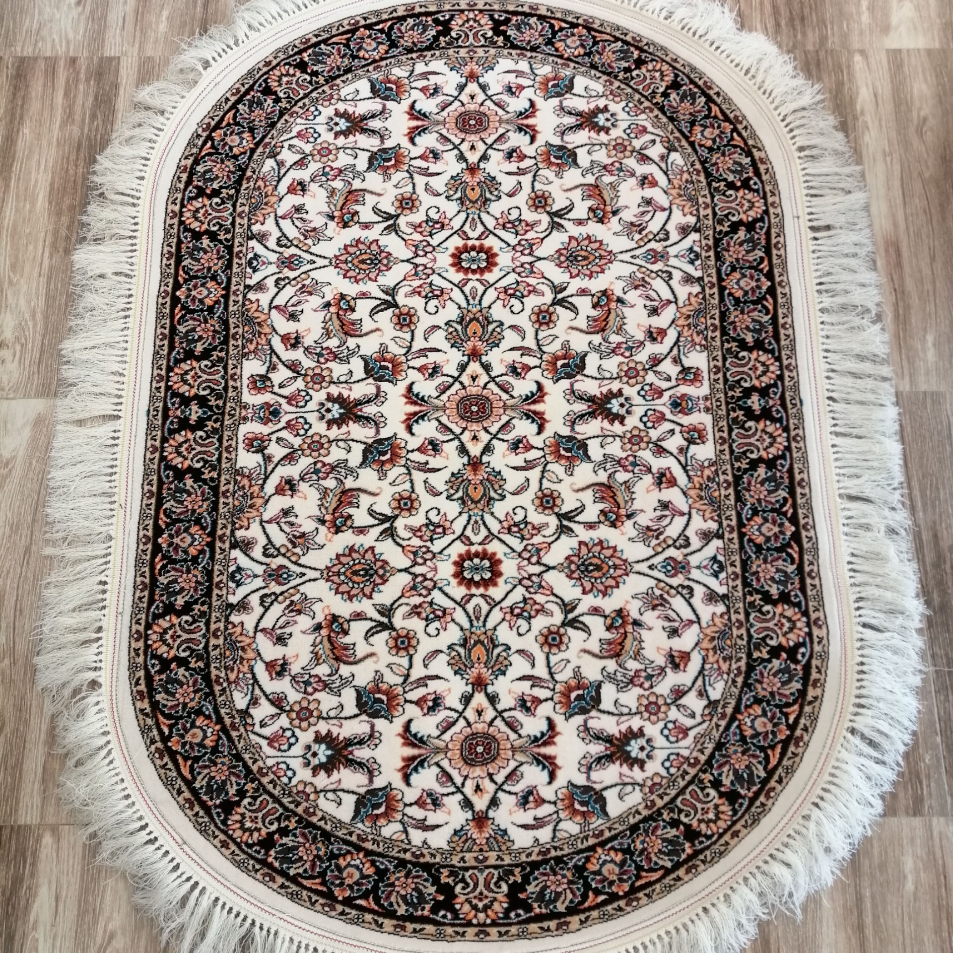 فرش بیضی سایز 1در15 طرح افشان کرم،پس کرایه
