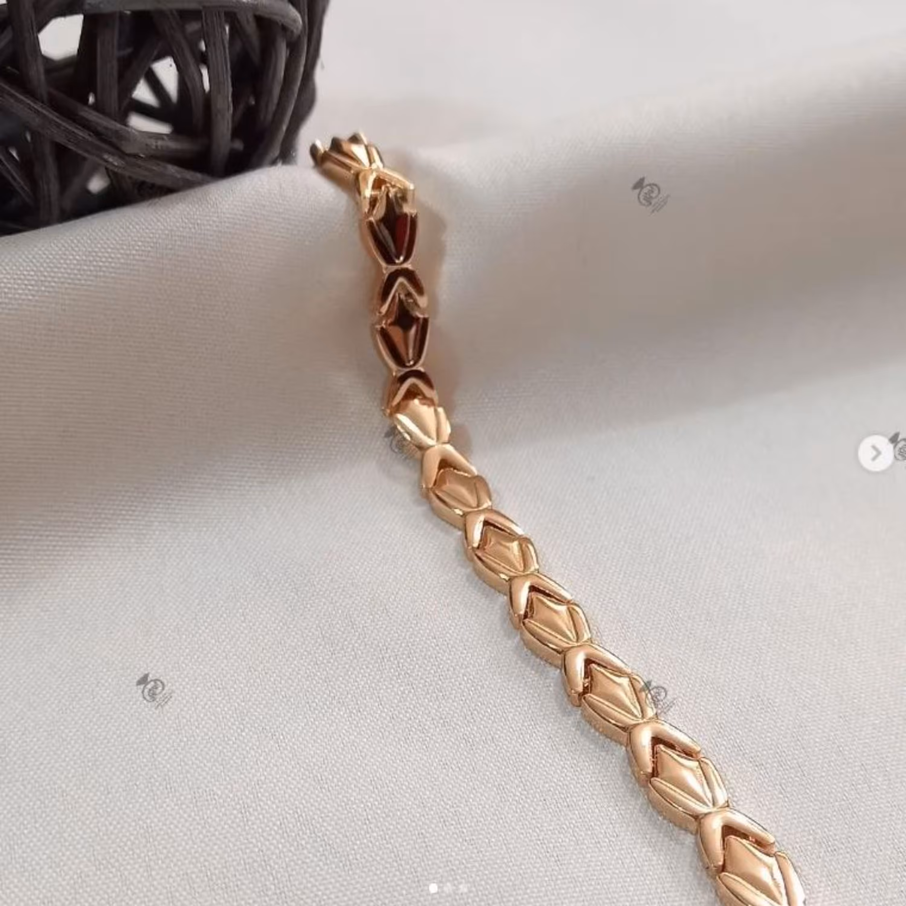 دستبند طرح طلا و رنگ ثابت برند ژوپینگ مدل مدل گندم 