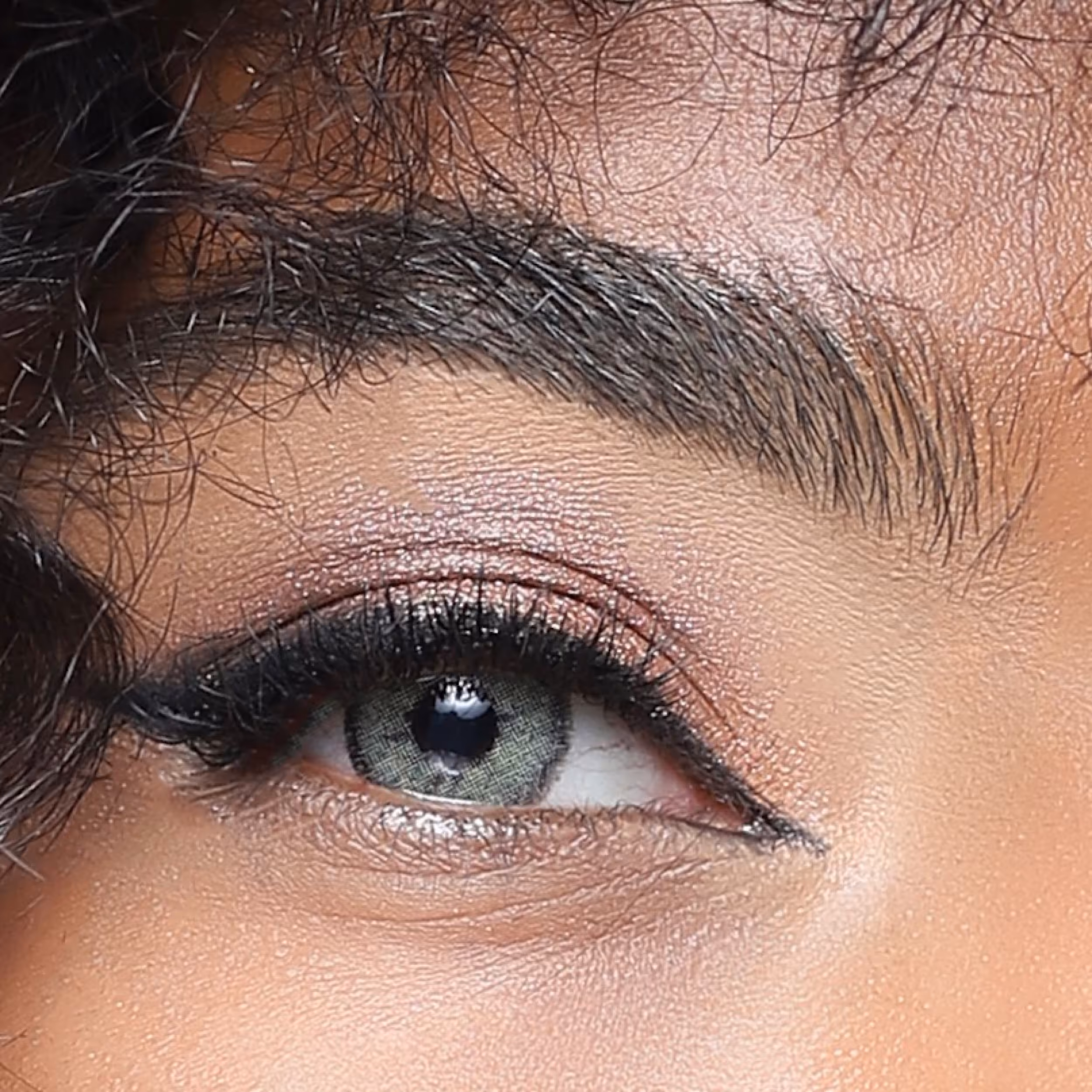 لنز چشم هرا گریس رنگ سبز طوسی دور دار