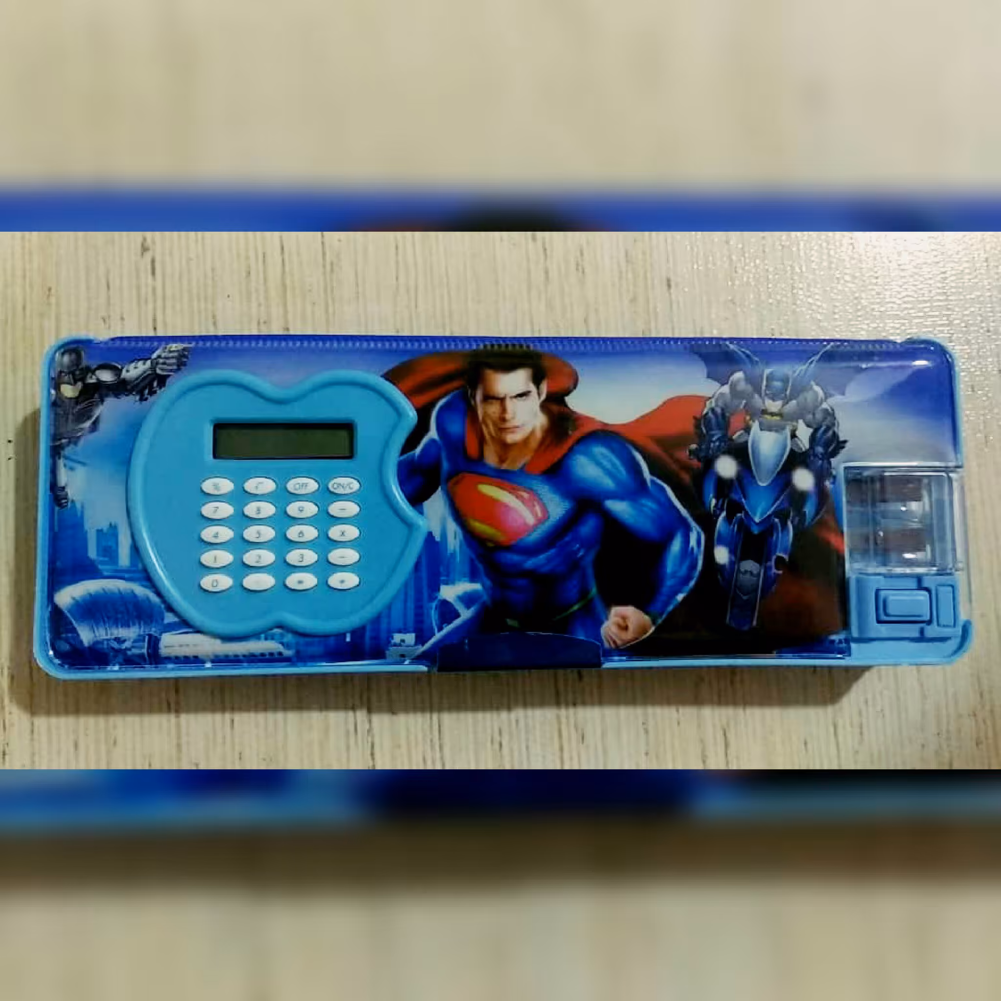 جامدادی کتابی ماشین حساب دار و چراغ مطالعه