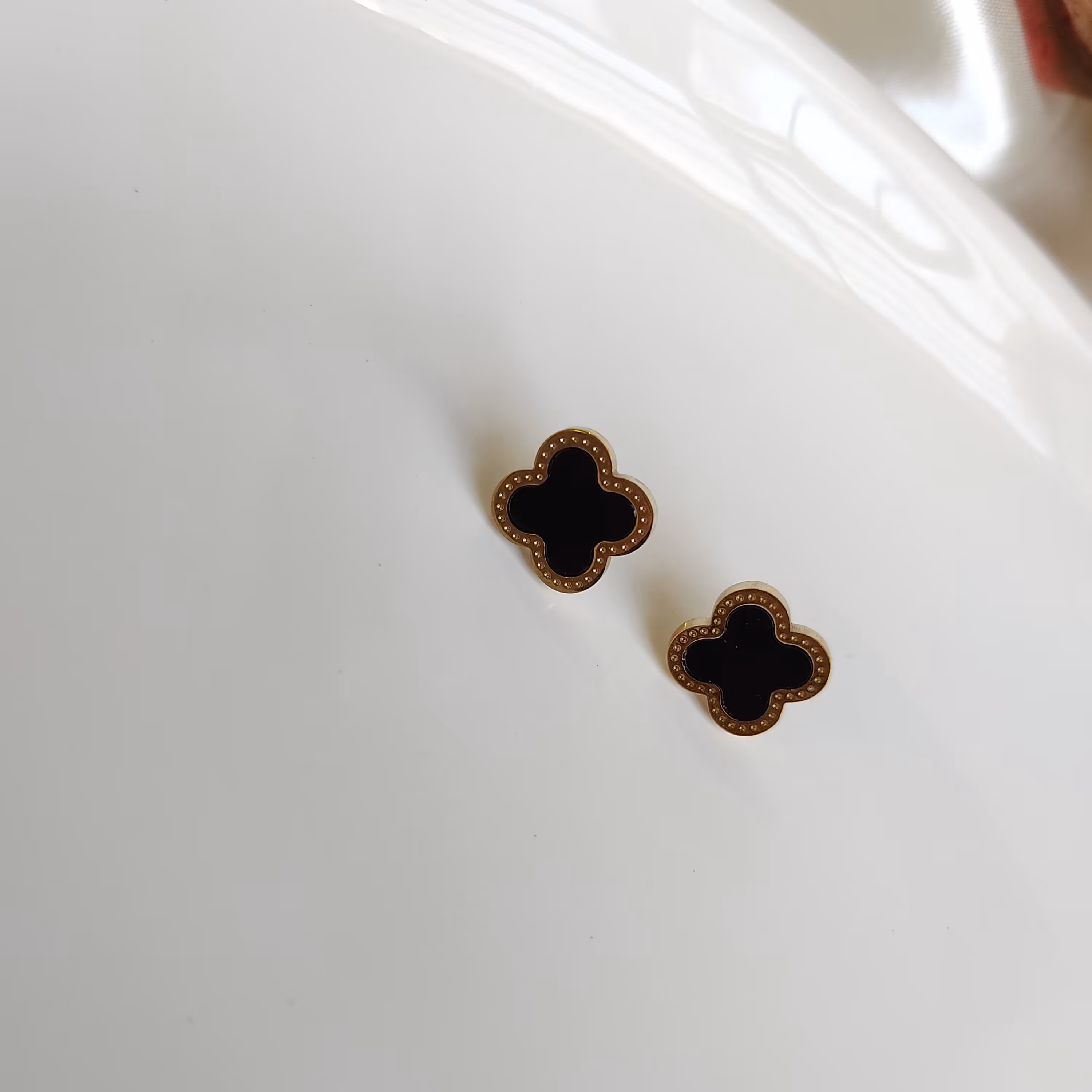 گوشواره ونکلیف میخی