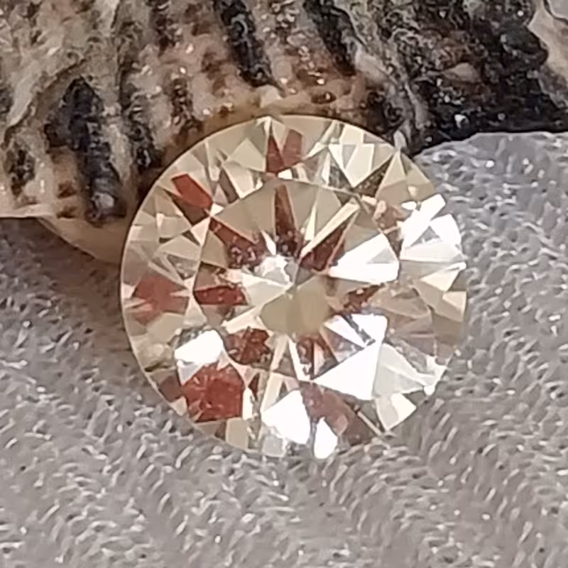 نگین الماس موزانایت تراش لیزری بسیار شیک 