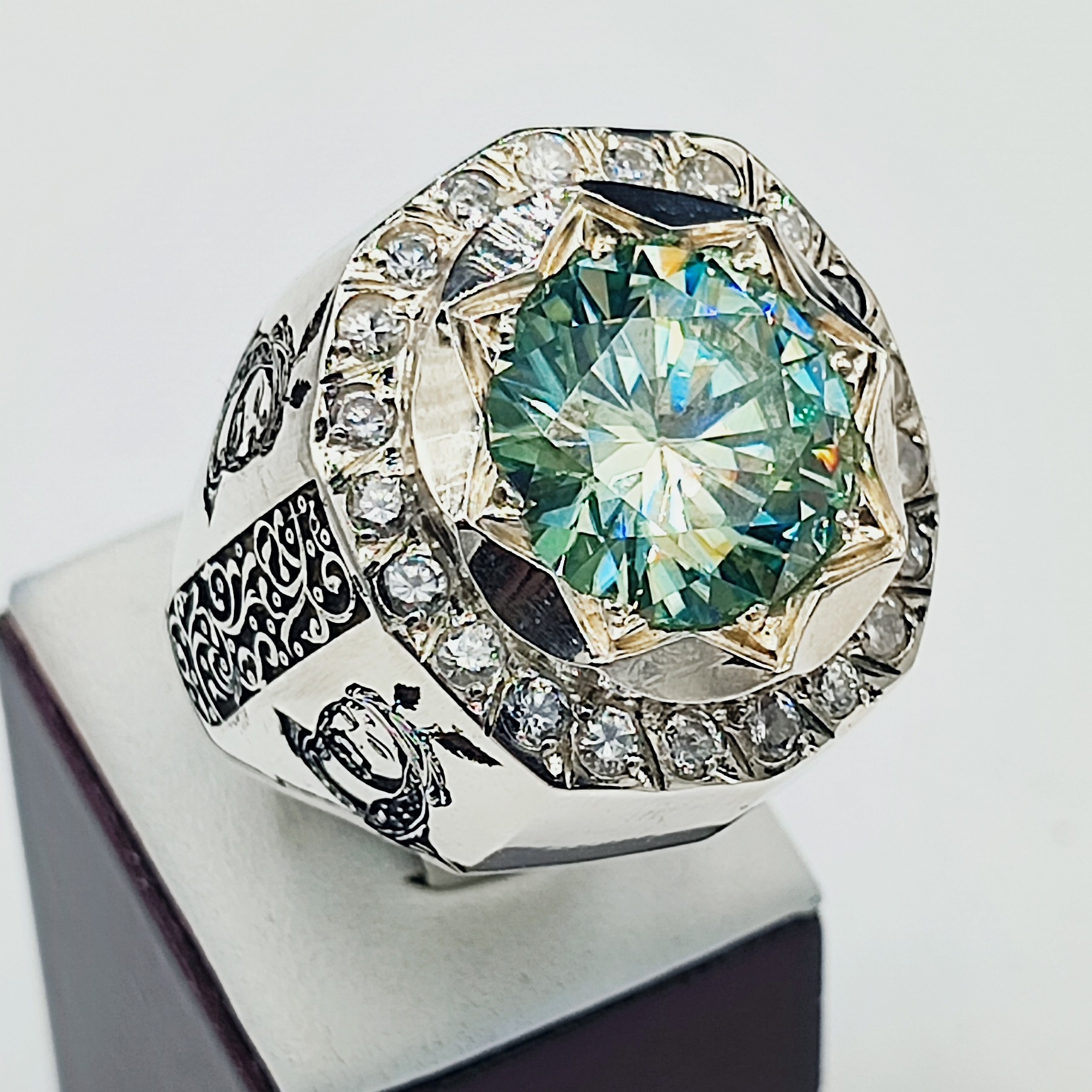 انگشتر نقره دست ساز قلم کاری شده با سنگ جواهری منزانایت بزرگ اصلی