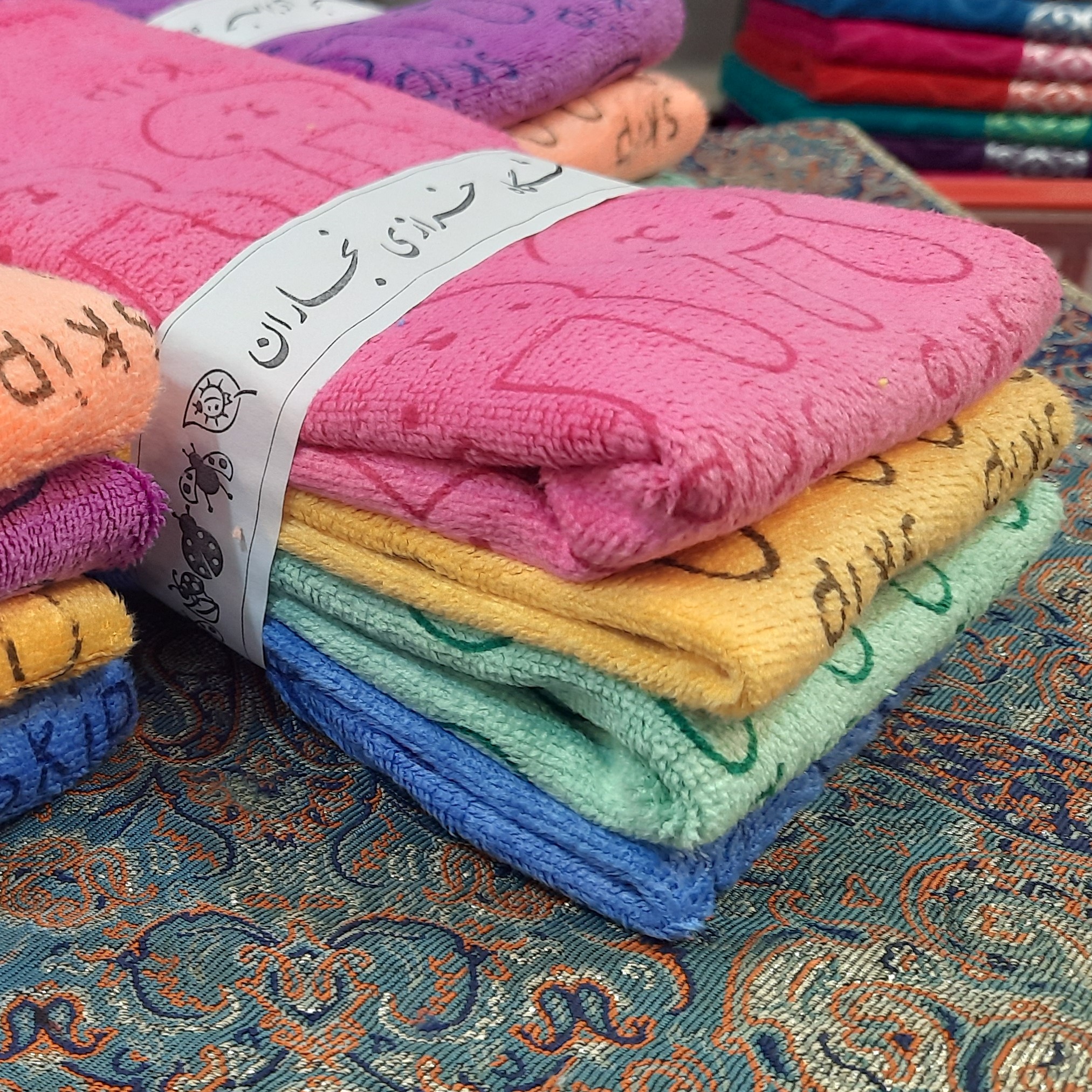 دستمال حوله ای میکروفایبر عروسکی پک 4 عددی رنگ ها به صورت رندوم