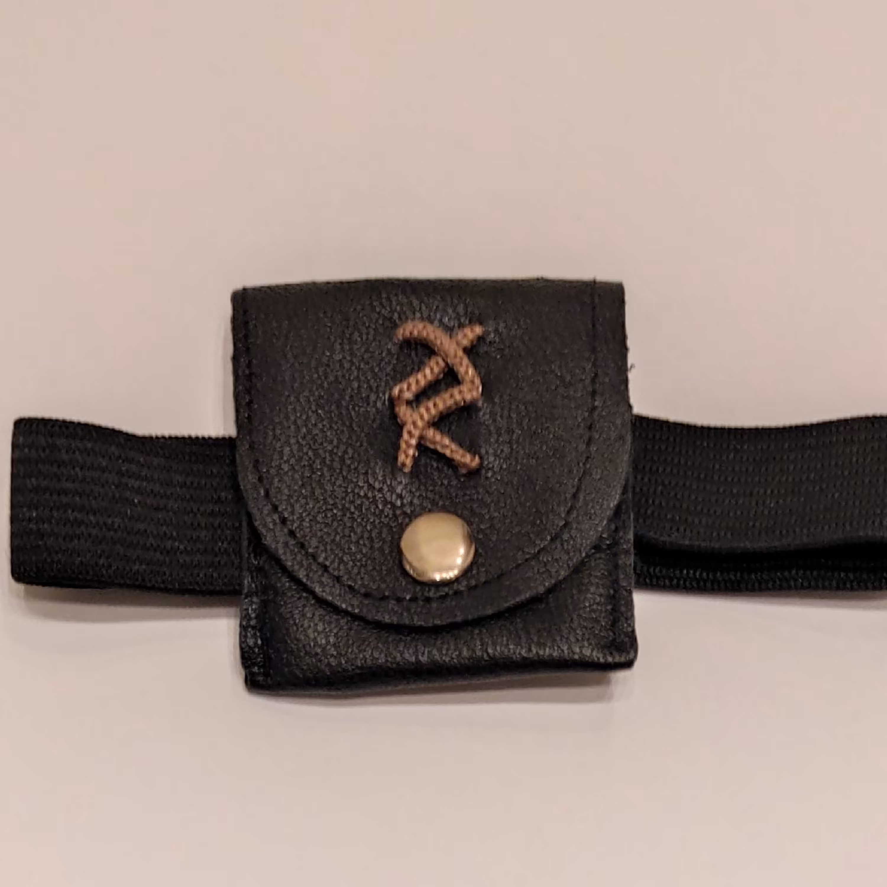 بازوبند دعا چرم گوسفندی مشکی