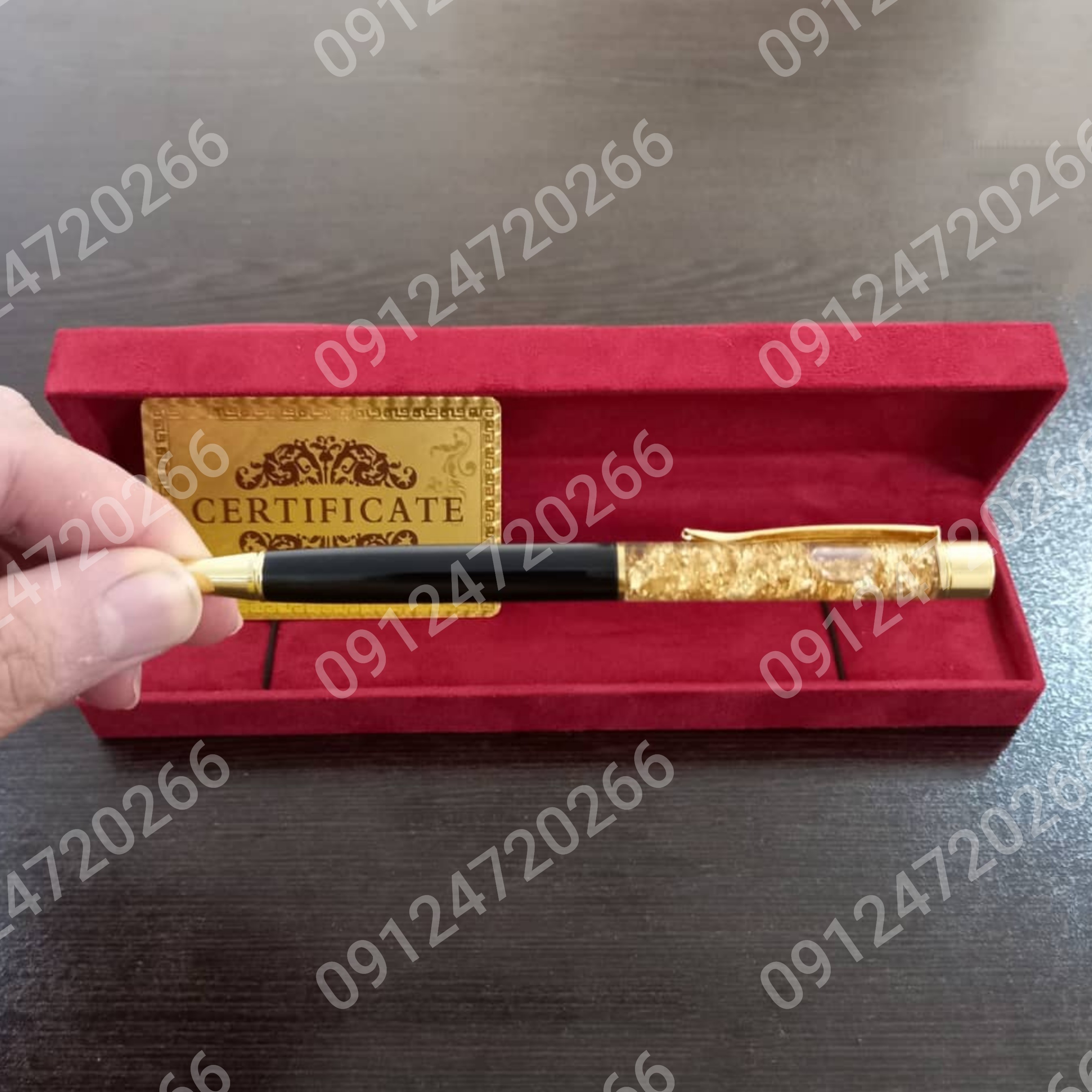 خودکارگلدفویل بدنه مشکی با حک اسم رایگان و جعبه جیر دارای شناسنامه اینستاگرام kadoonlineorg بیش از 3000نمونه 700رضایت
