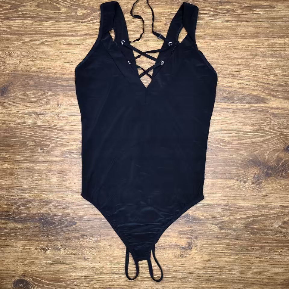 بادی زنانه پشت پانچی