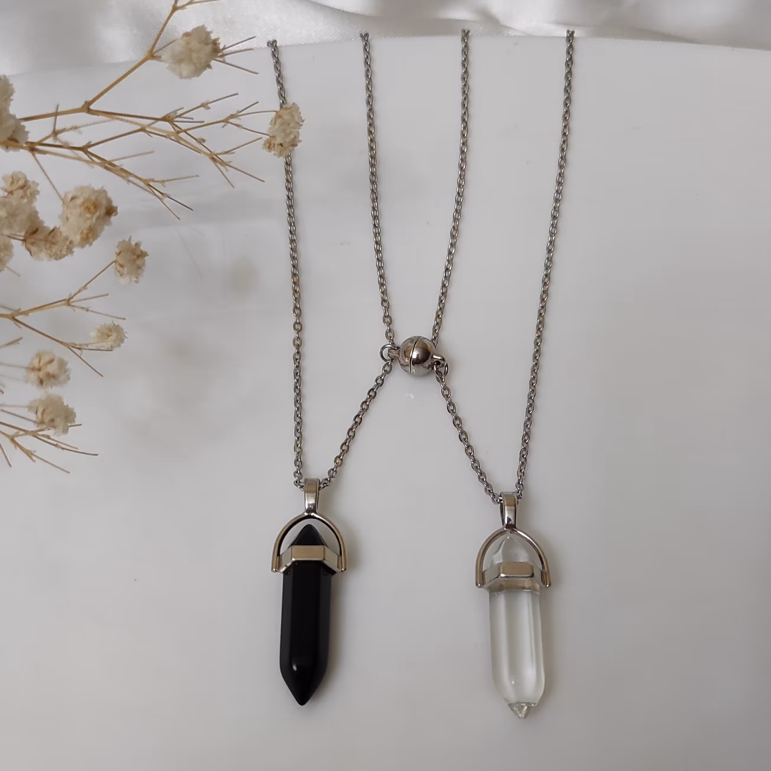 گردنبندست منشور انیکس مشکی سفید یینگ یانگ مگنتی( ارسال رایگان)