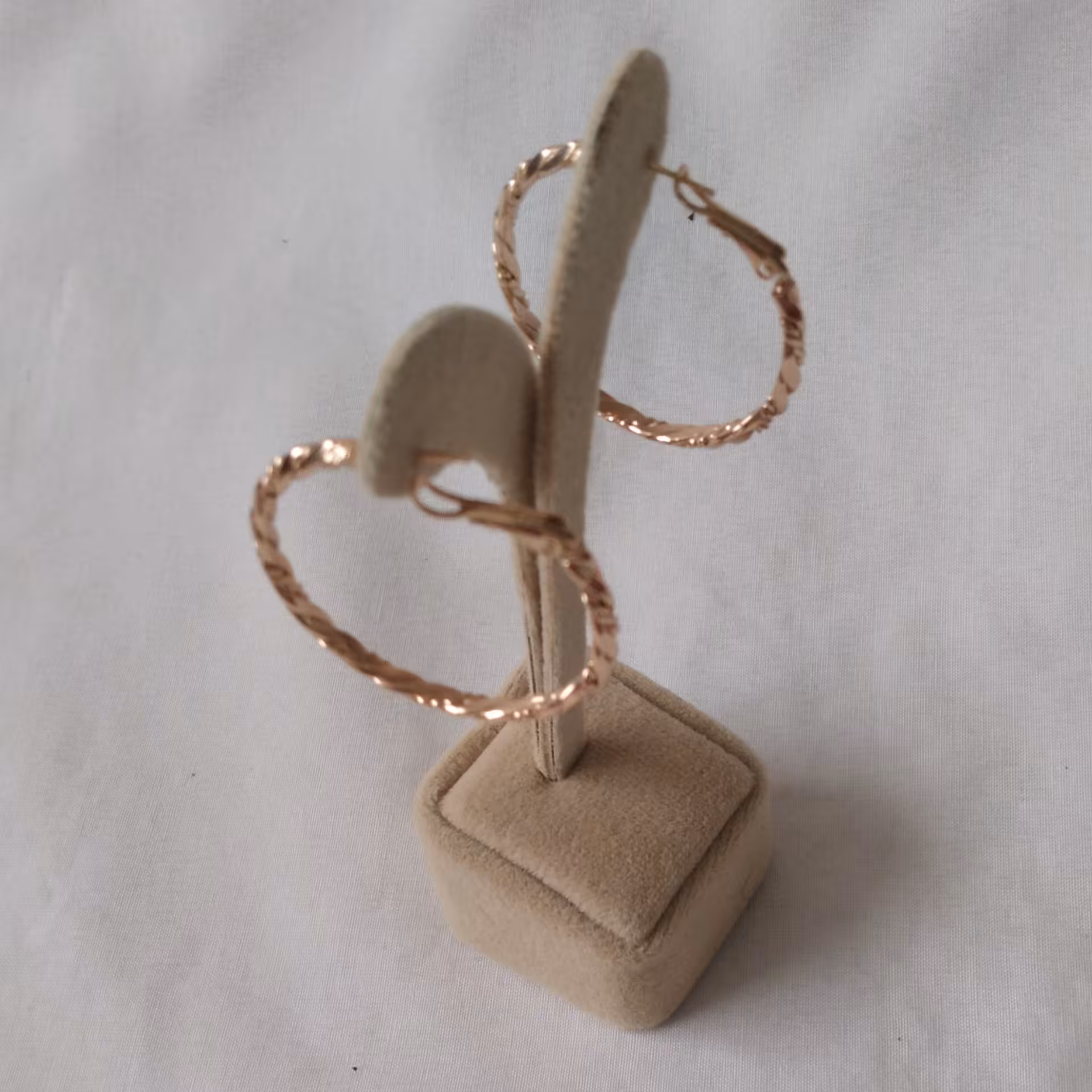 گوشواره حلقه ای مارک ژوپینگ ضدحساسیت ورنگ ثابت زیباوساده درسایزمتوسط