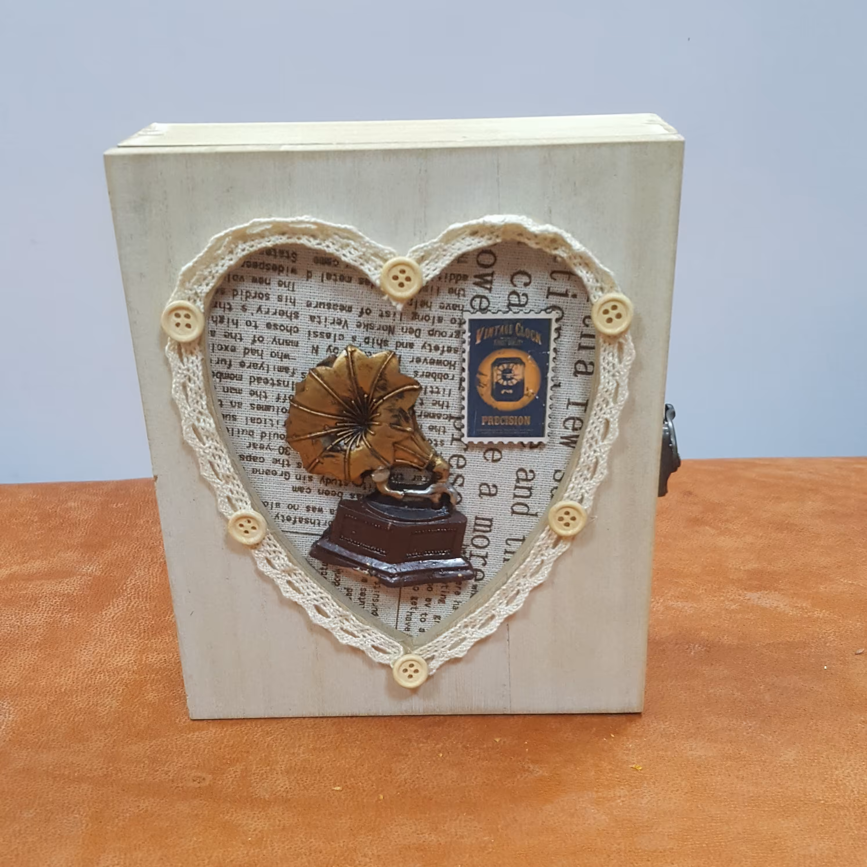 جاکلیدی طرح قلب دیواری