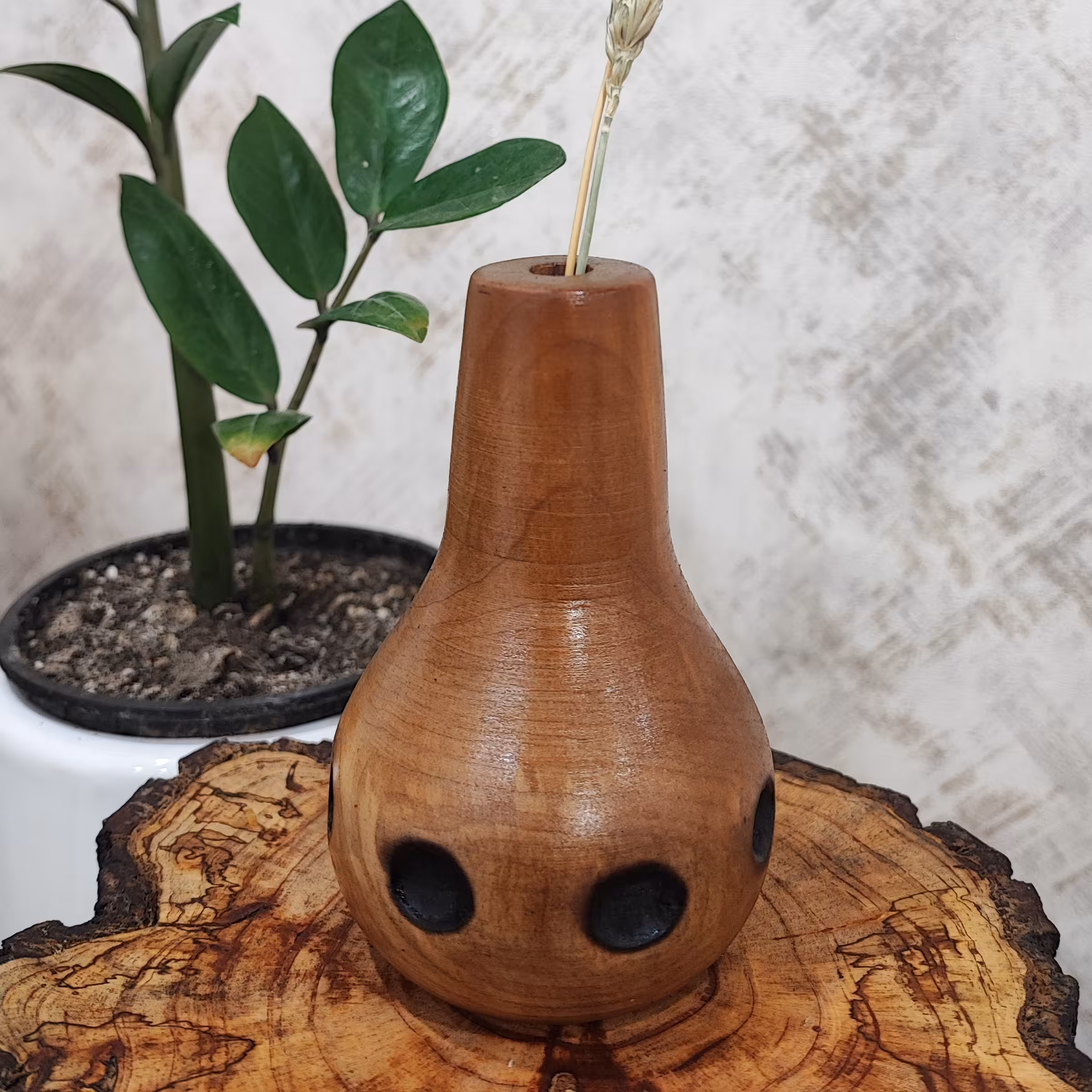 گلدان چوبی فانتزی ،جهت استفاده تزیینی ،خوشرنگ و زیبا