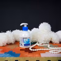 کرم آبرسان قوی و نرم کننده کلاسیک پمپی 250 میل I CARLY کارتن 48 عددی