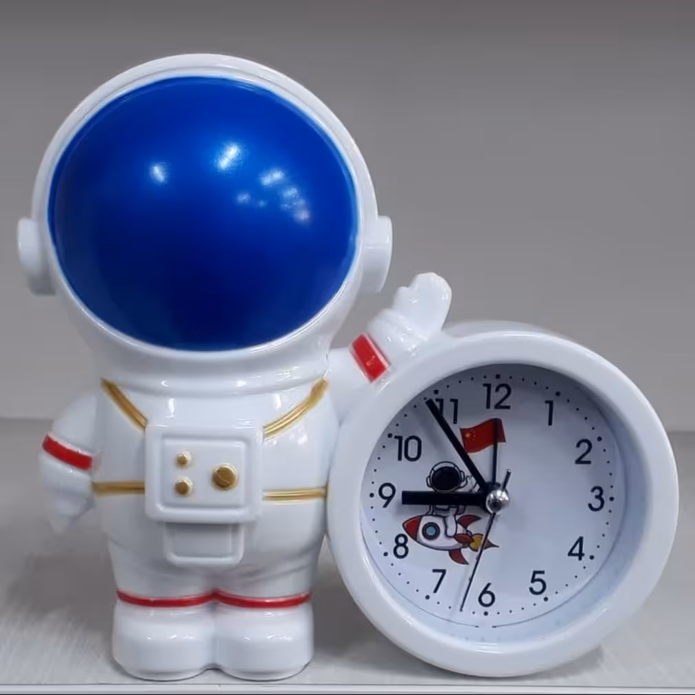 ساعت رومیزی فضانورد