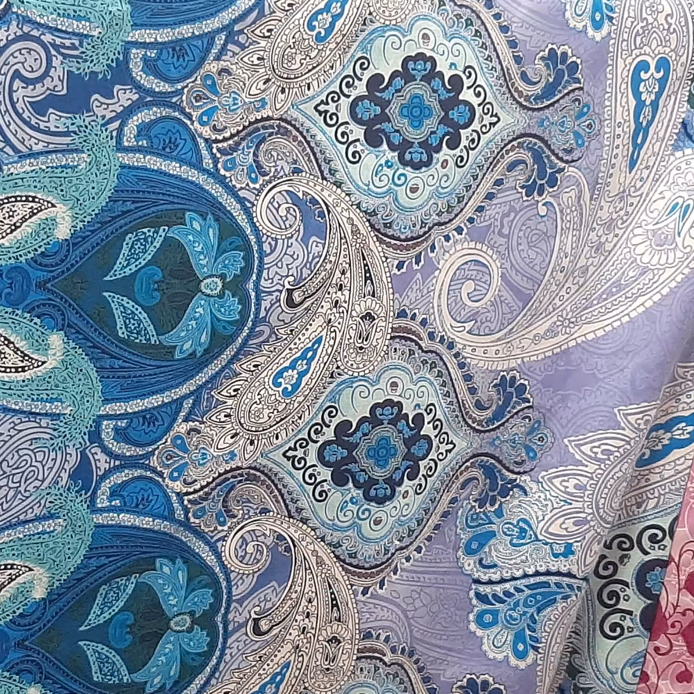 پارچه ملحفه ای تشکی و لحافی با طرح ترمه سه بعدی 