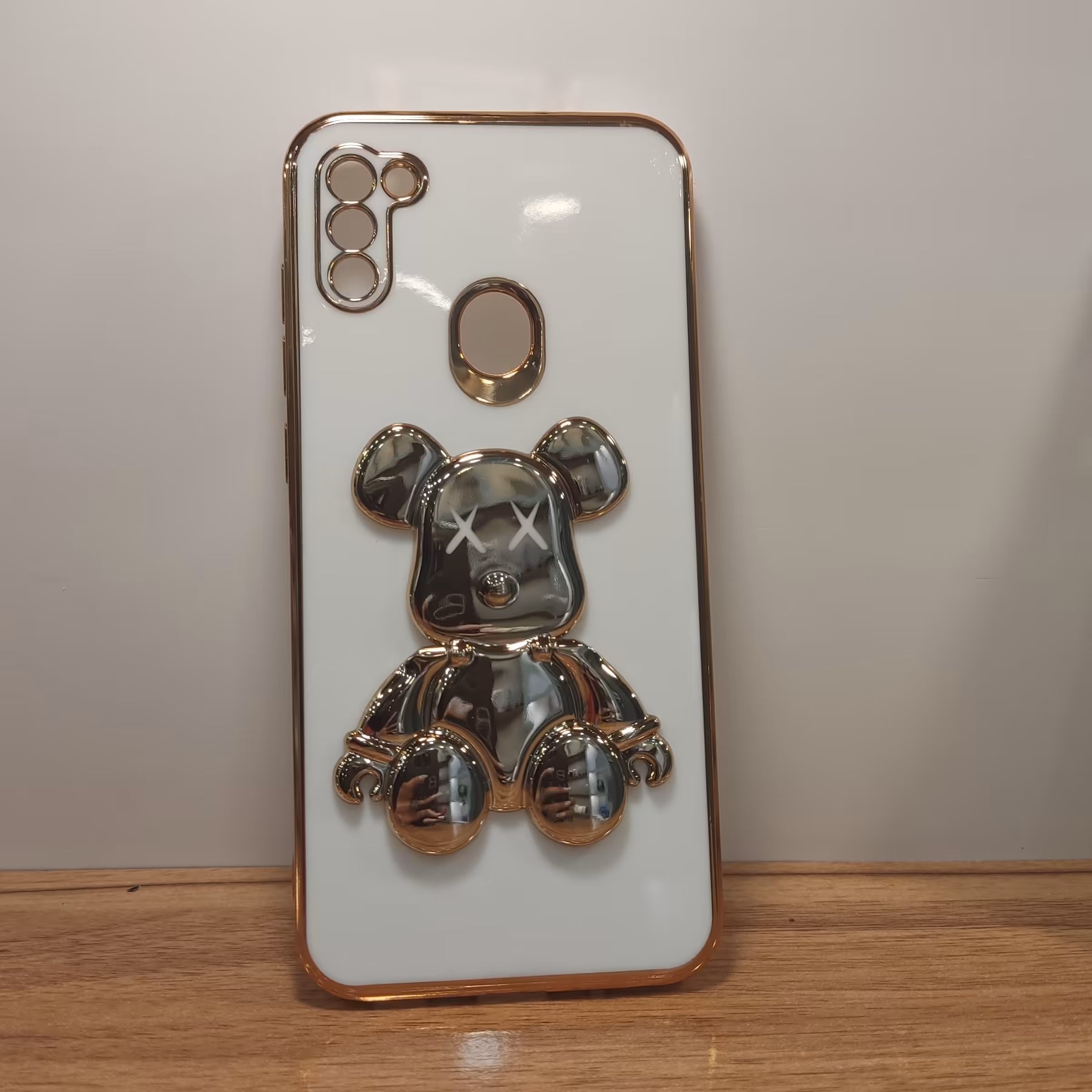 گارد گوشی مدلA11تدی سفید طلایی برجسته استندی