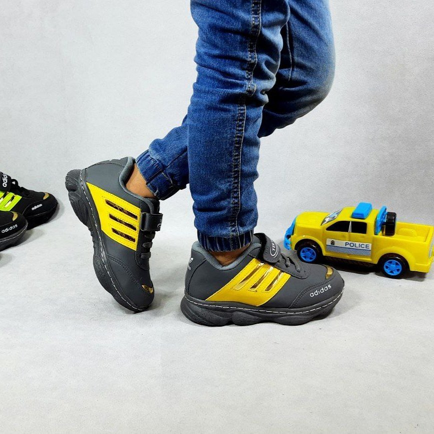 حراااااج ویژه کفش اسپرت بچه گانه دخترانه و پسرانه 😊