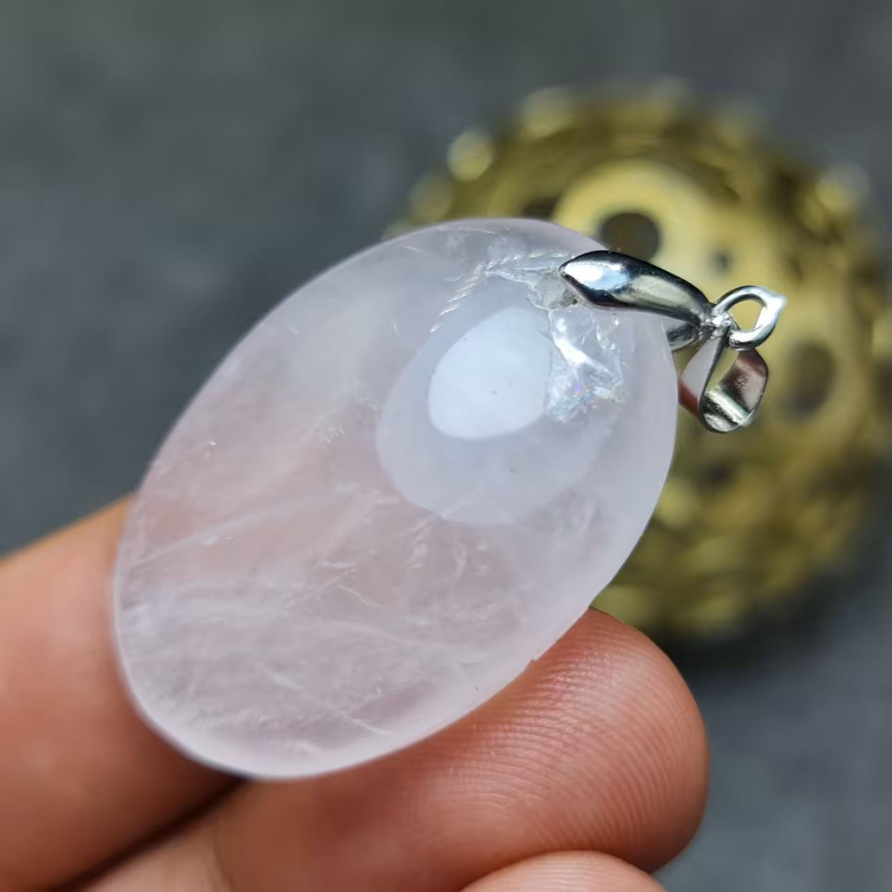  گردن آویز فوق العاده زیبای سنگ طبیعی رز کوارتز اصل معدنی
کد  27781