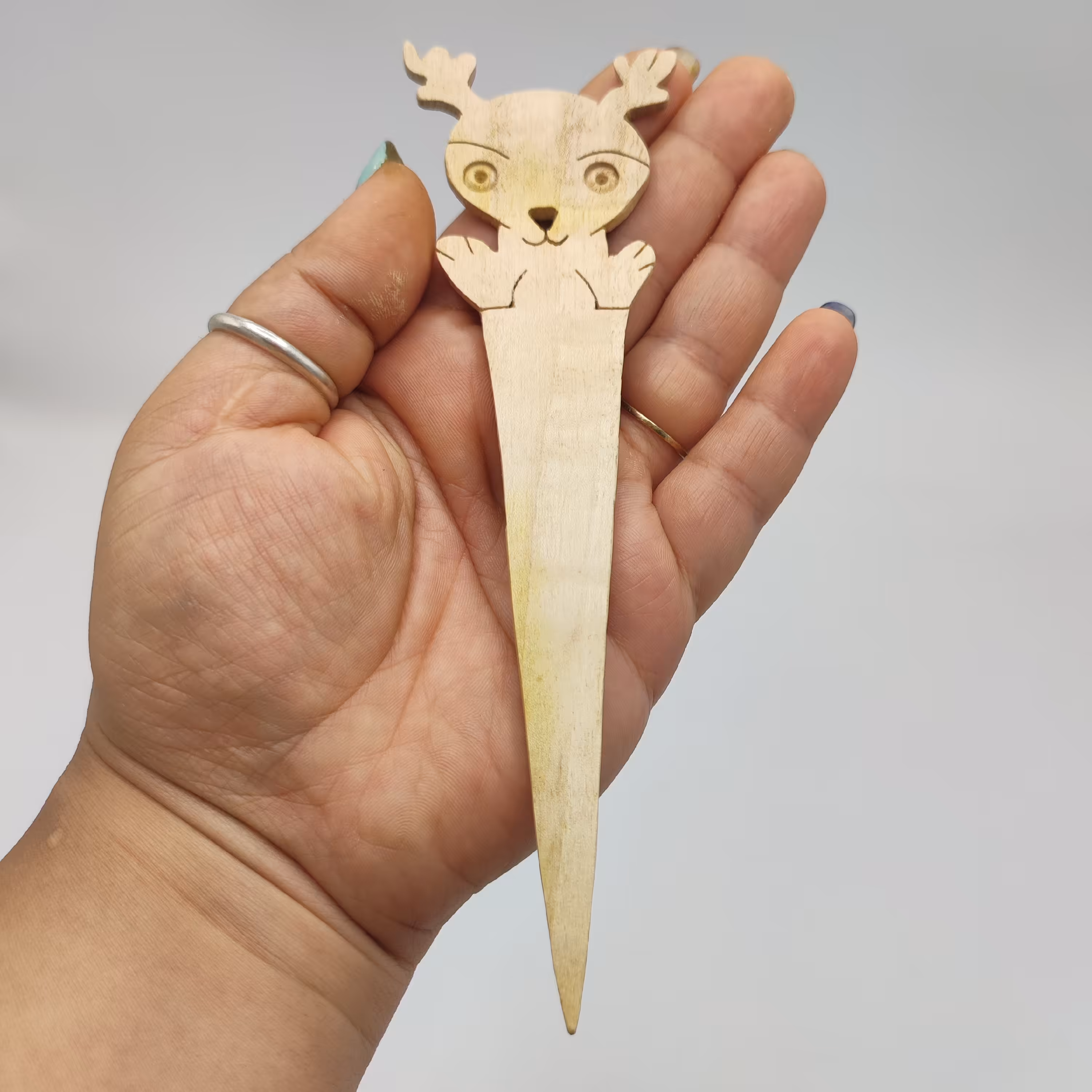 نشان کتاب چوبی.دست ساز.طرح گوزن.بوکمارک چوبی